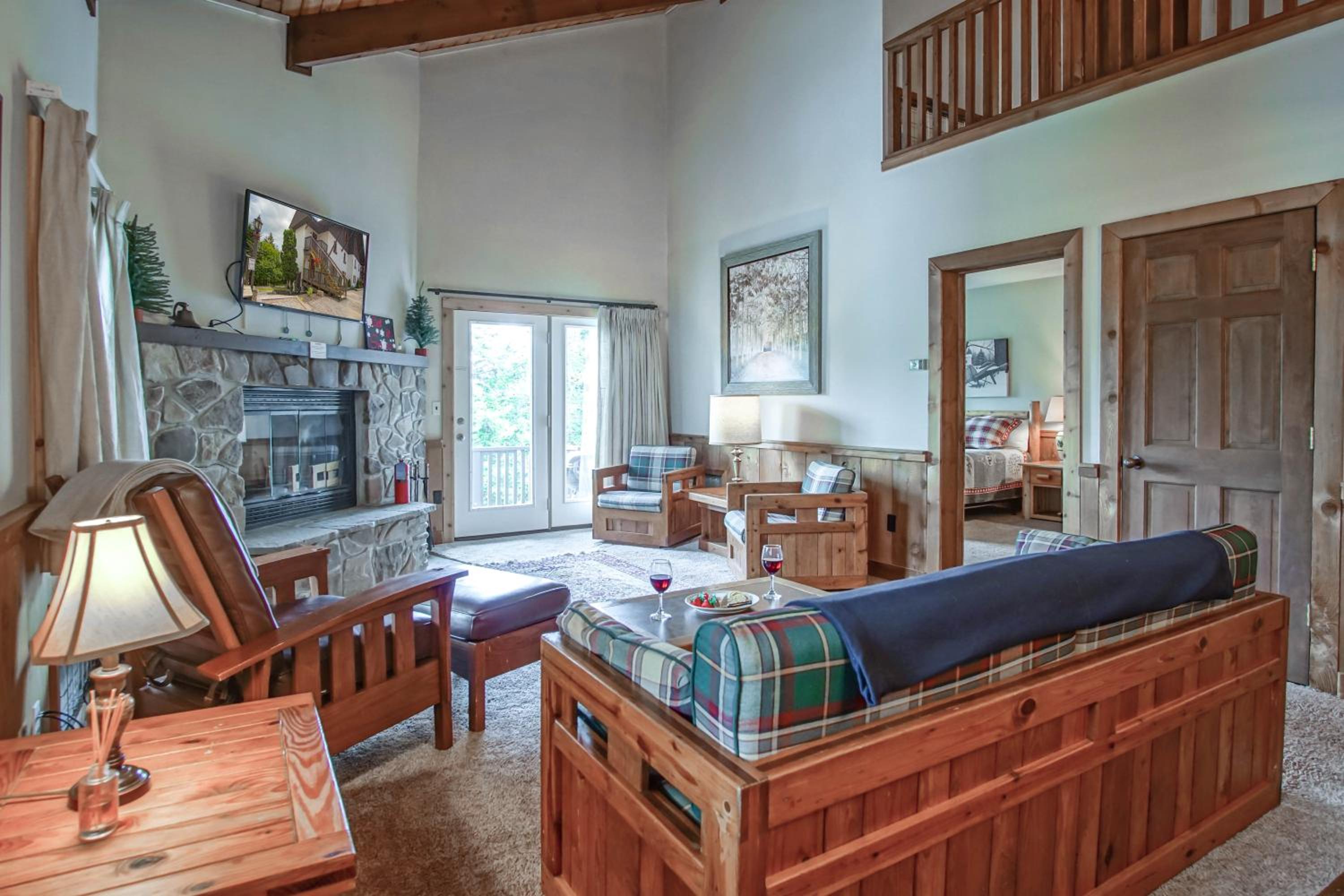 Whistlepunk #12: 4 Bedroom, 3 Bath: Slope Side, Wood Fireplace