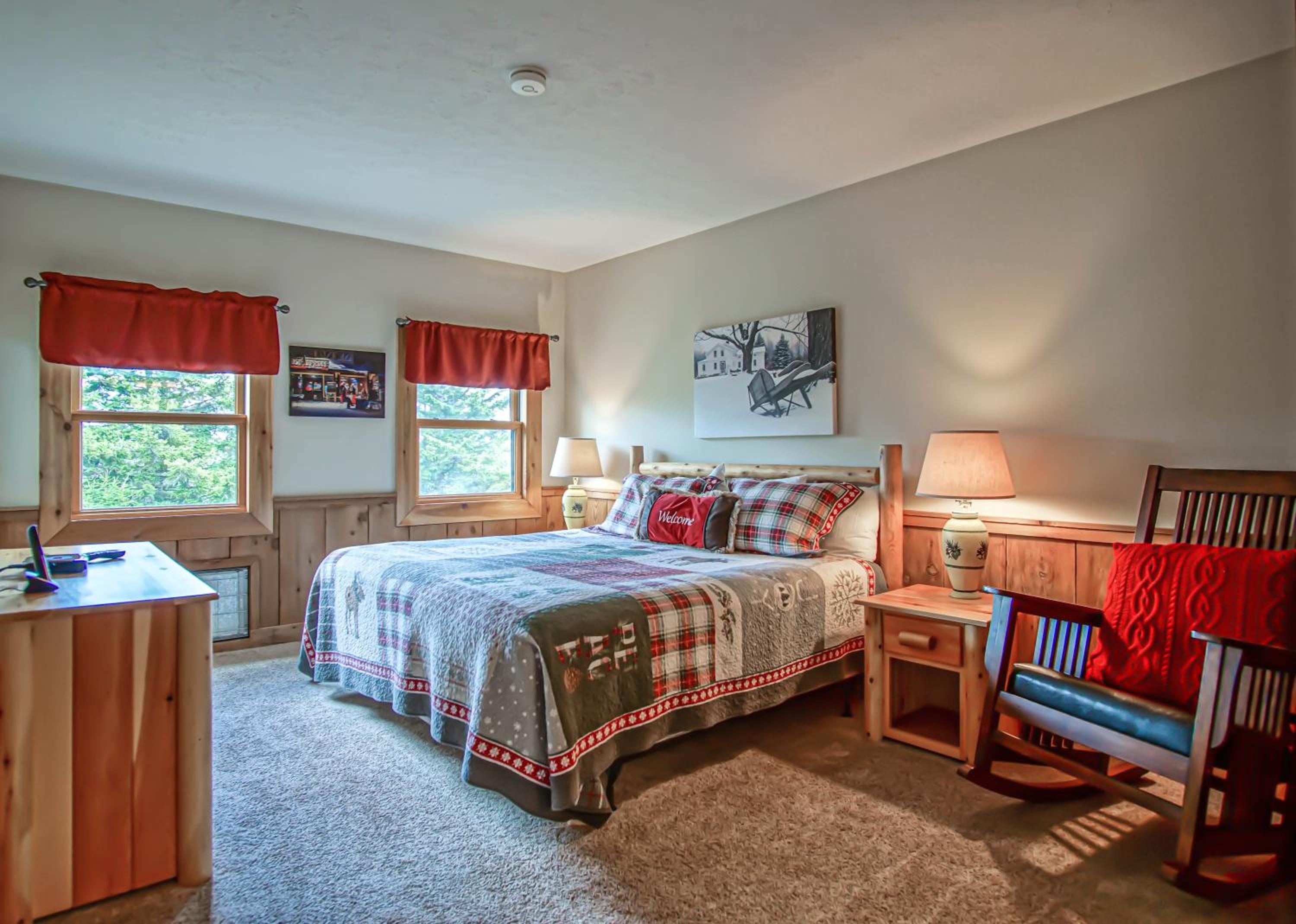 Whistlepunk #12: 4 Bedroom, 3 Bath: Slope Side, Wood Fireplace