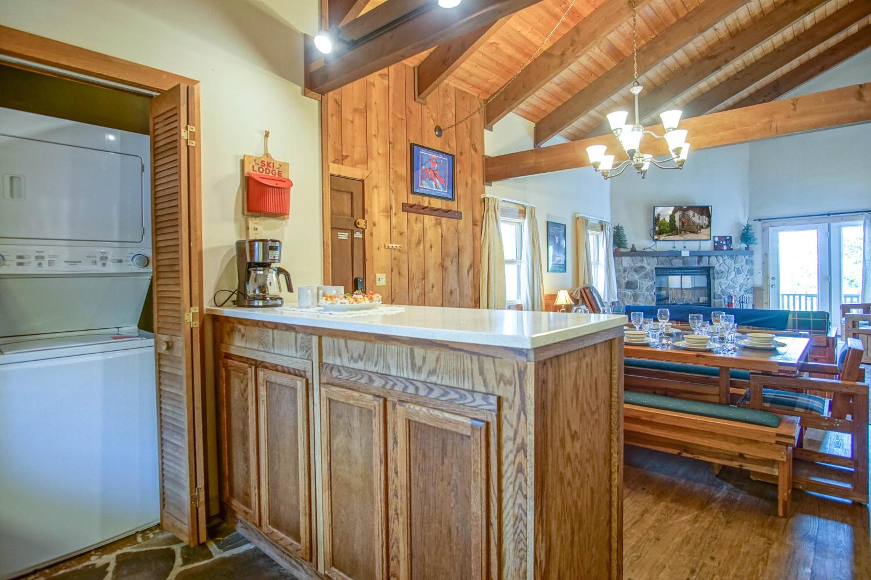 Whistlepunk #12: 4 Bedroom, 3 Bath: Slope Side, Wood Fireplace