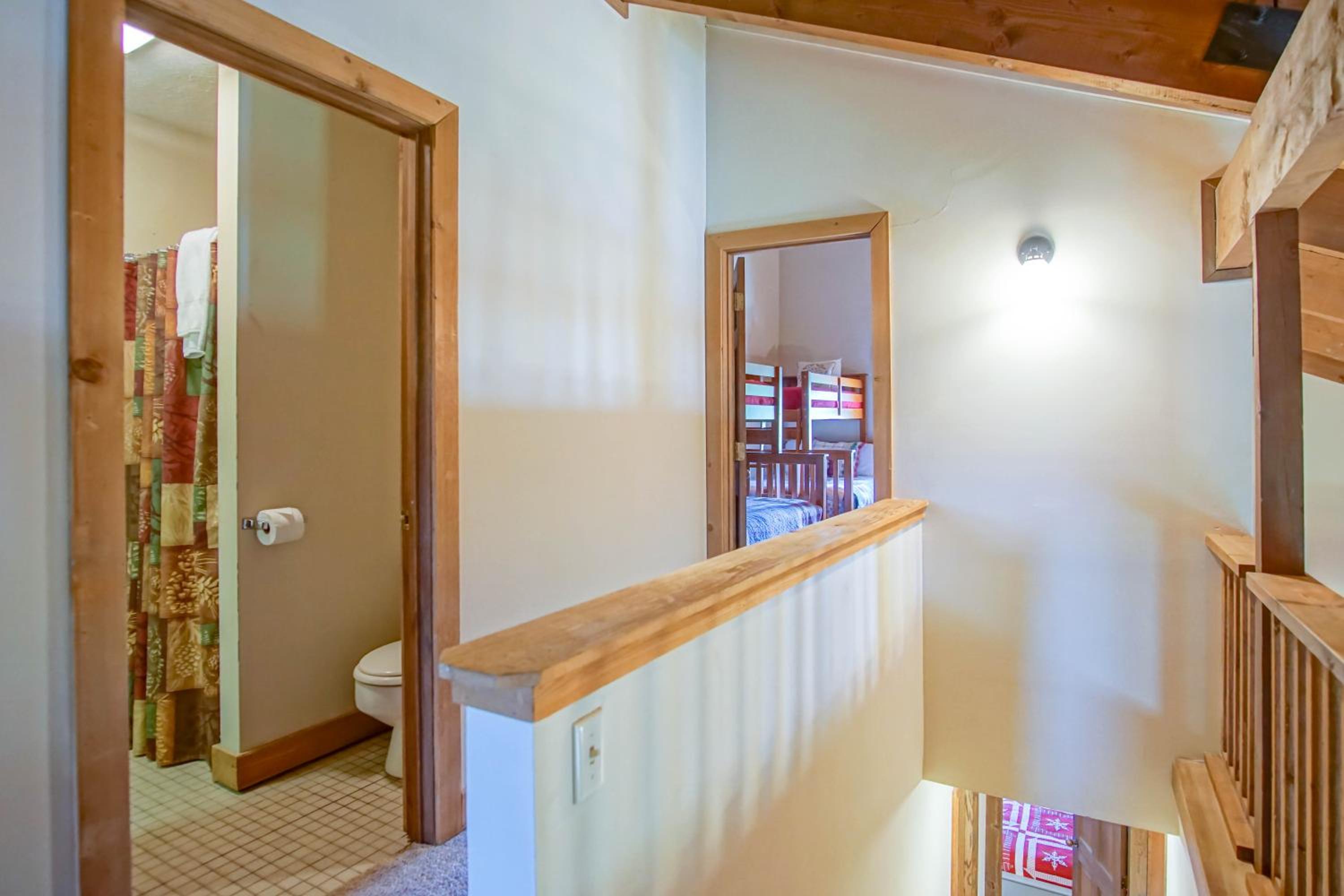 Whistlepunk #12: 4 Bedroom, 3 Bath: Slope Side, Wood Fireplace
