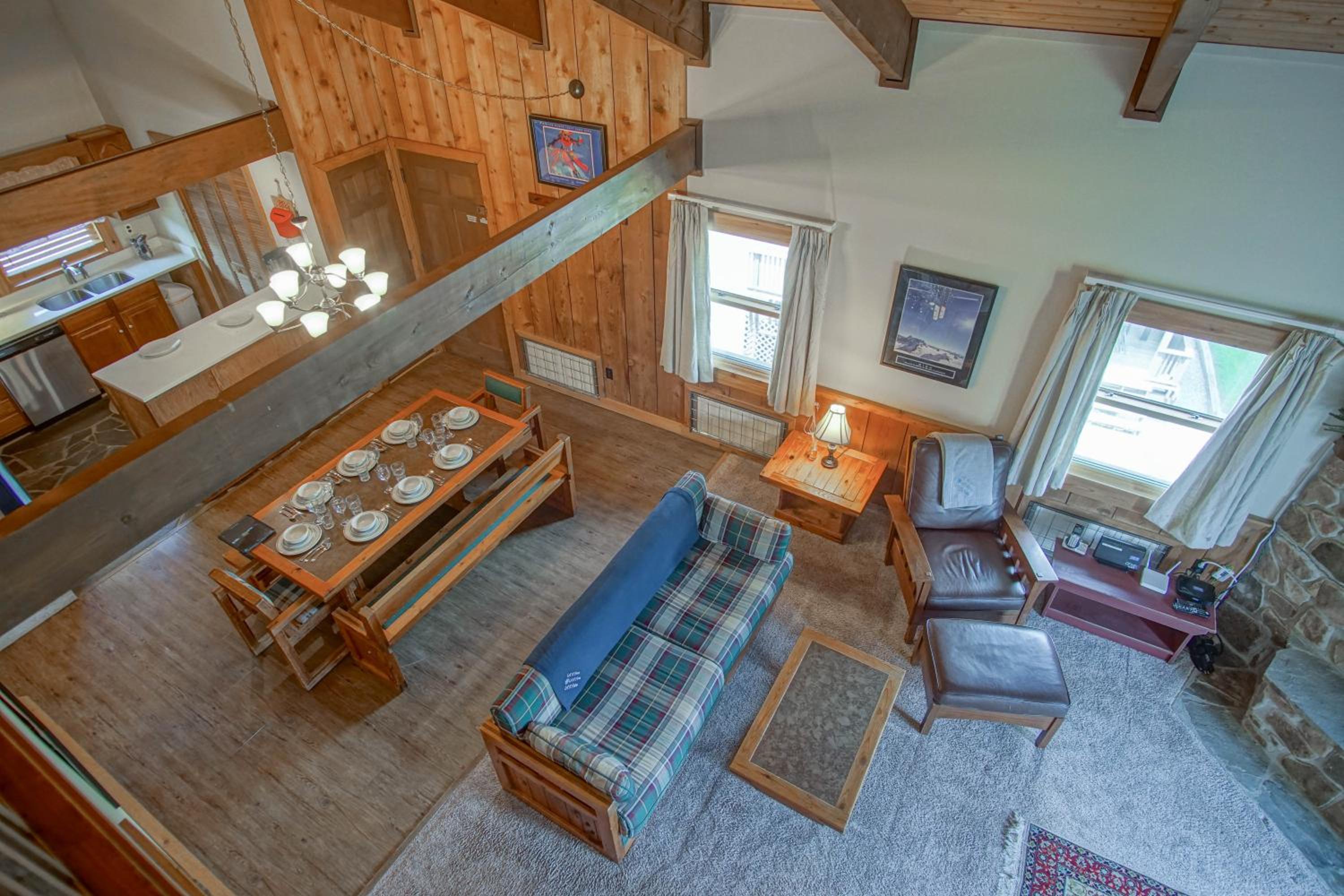 Whistlepunk #12: 4 Bedroom, 3 Bath: Slope Side, Wood Fireplace