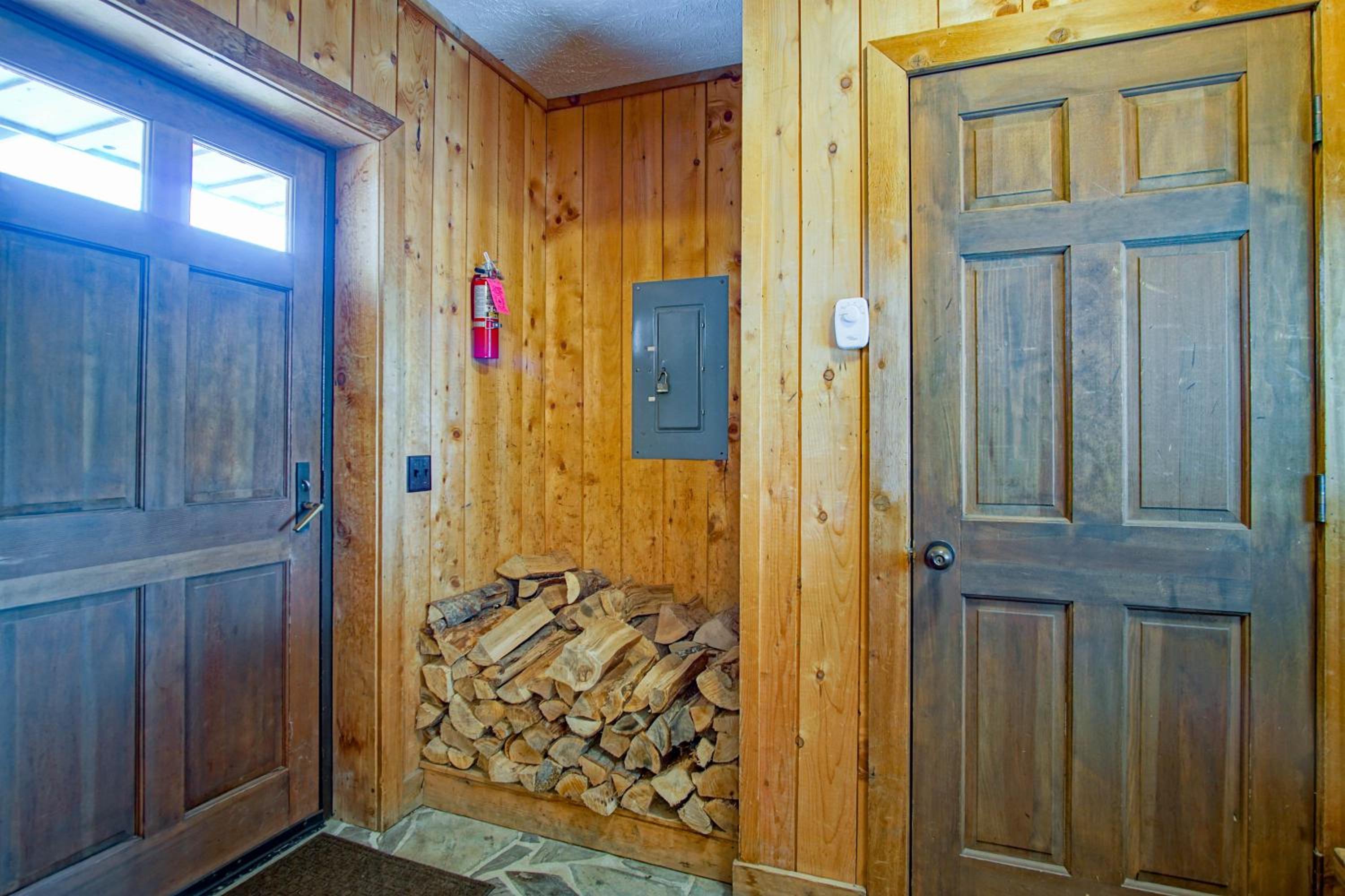 Whistlepunk #12: 4 Bedroom, 3 Bath: Slope Side, Wood Fireplace