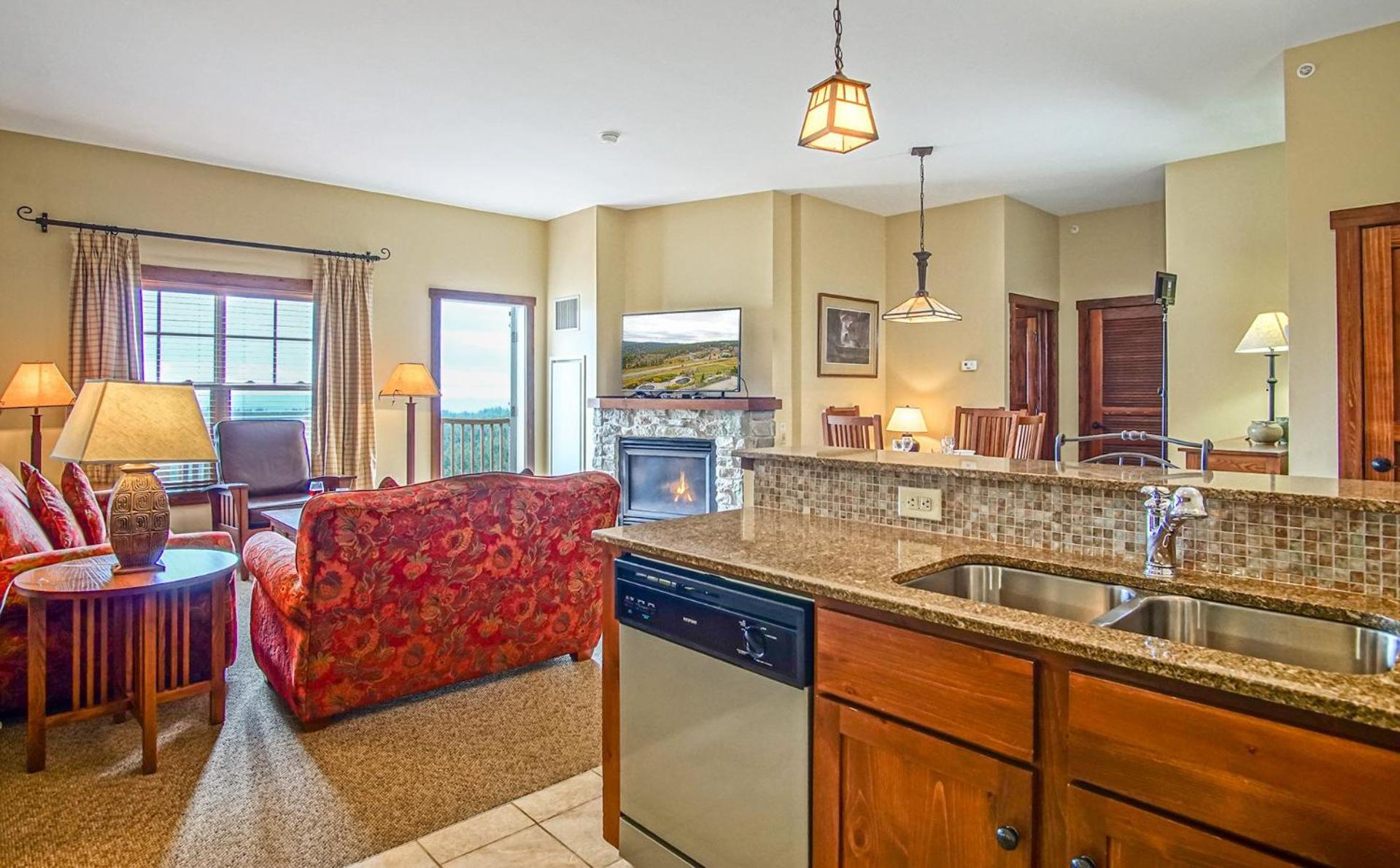 2 Br: Soaring Eagle #411: Luxury Lodging Great Amenities Slope Side!