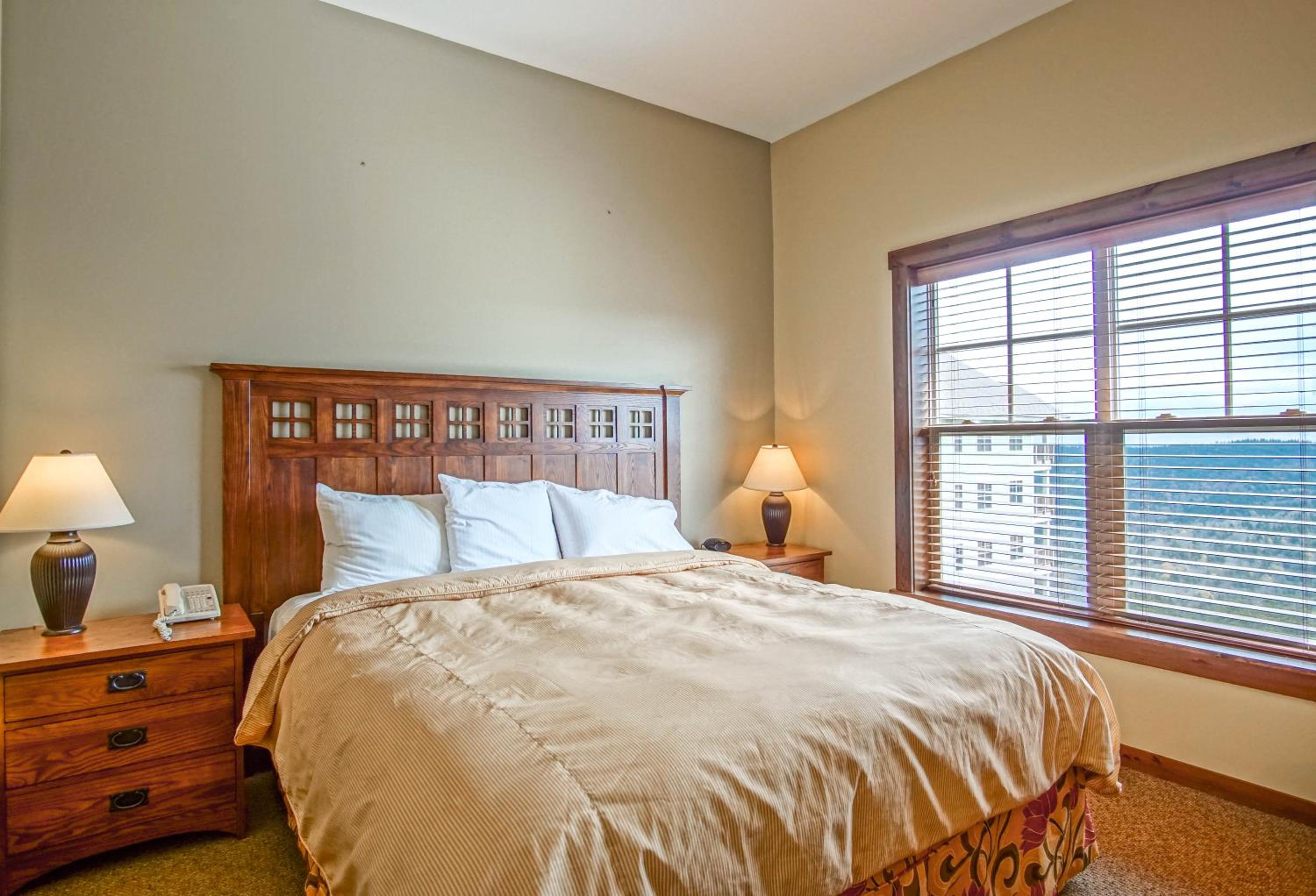2 Br: Soaring Eagle #411: Luxury Lodging Great Amenities Slope Side!