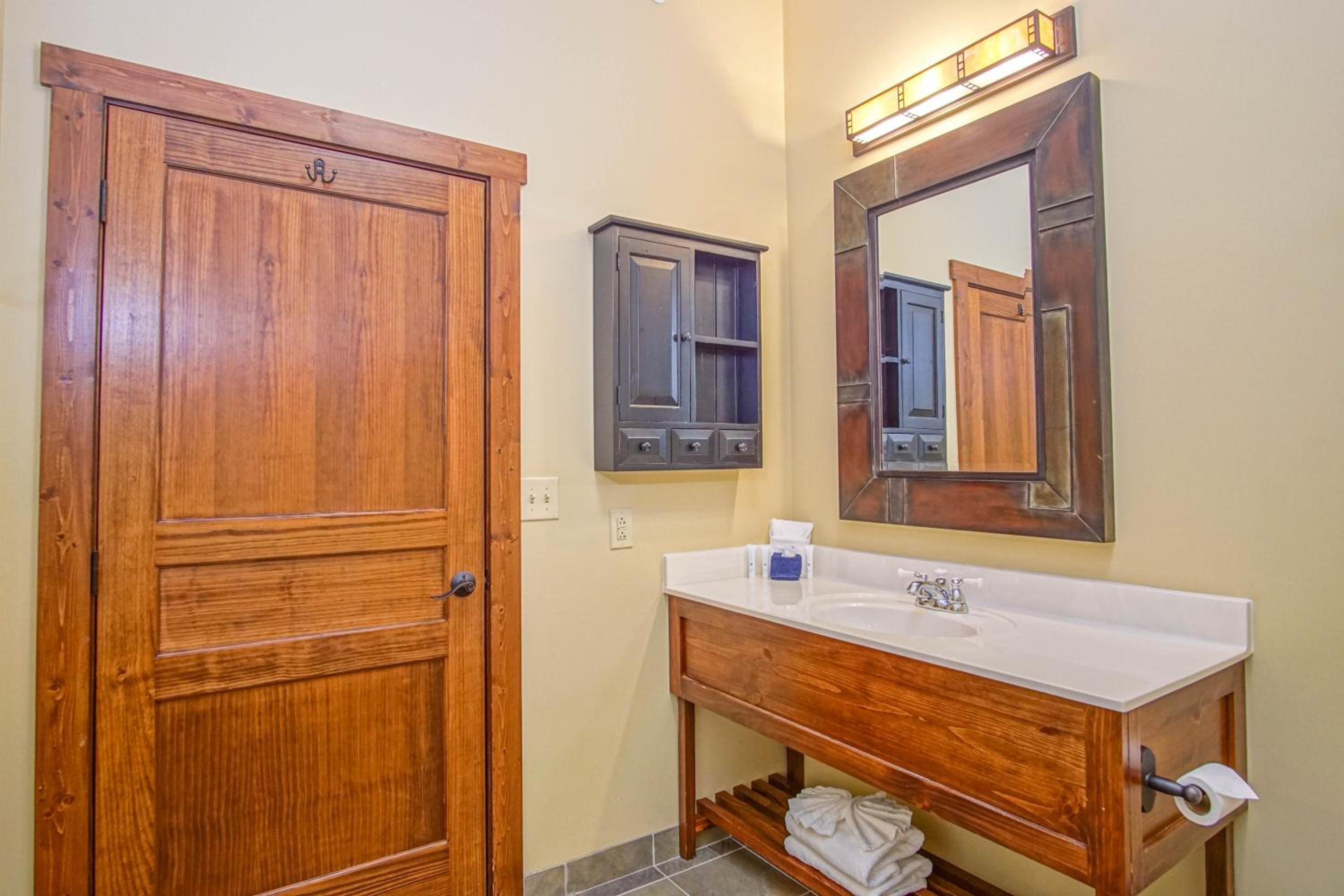 2 Br: Soaring Eagle #411: Luxury Lodging Great Amenities Slope Side!