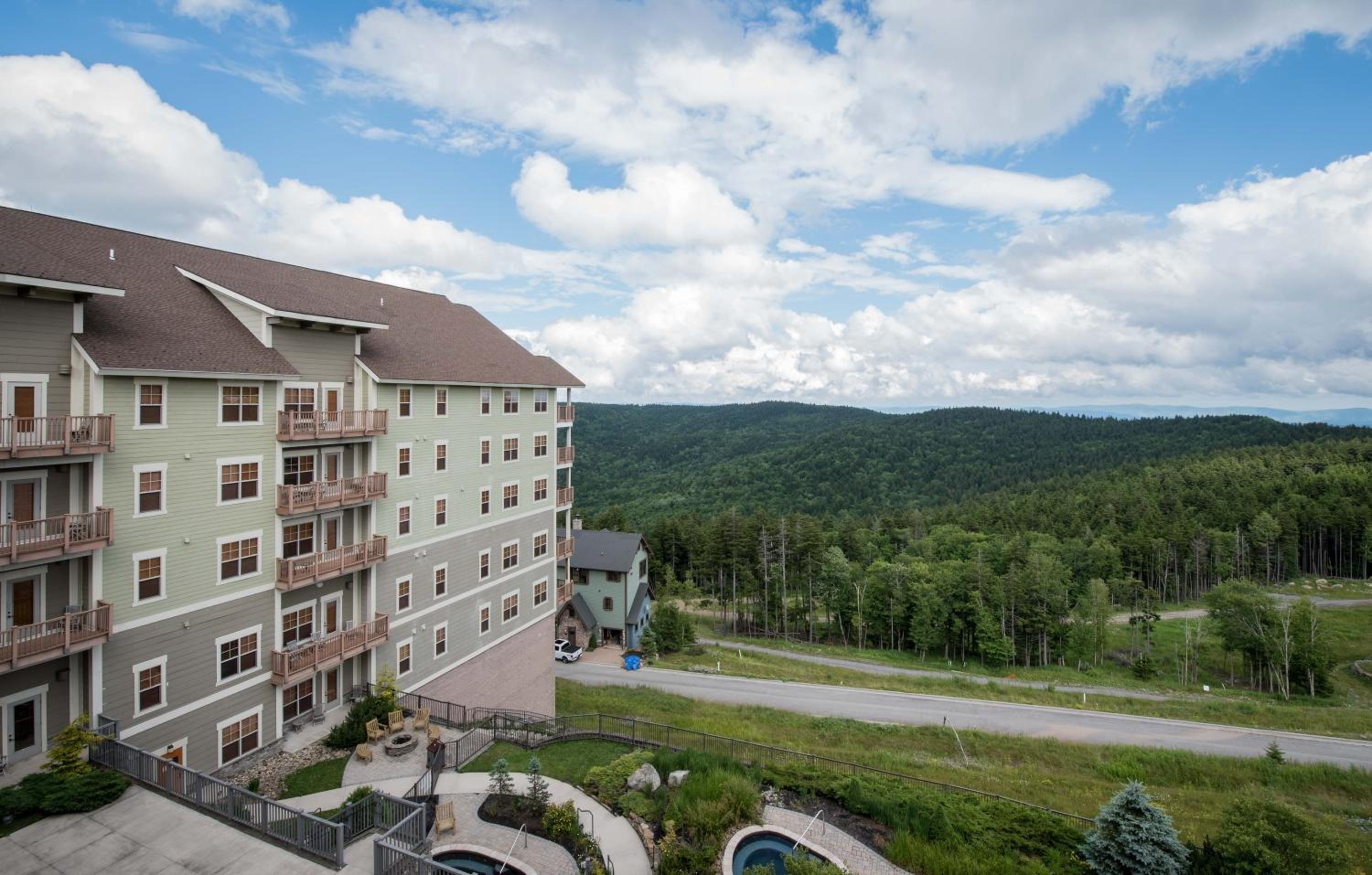 2 Br: Soaring Eagle #411: Luxury Lodging Great Amenities Slope Side!