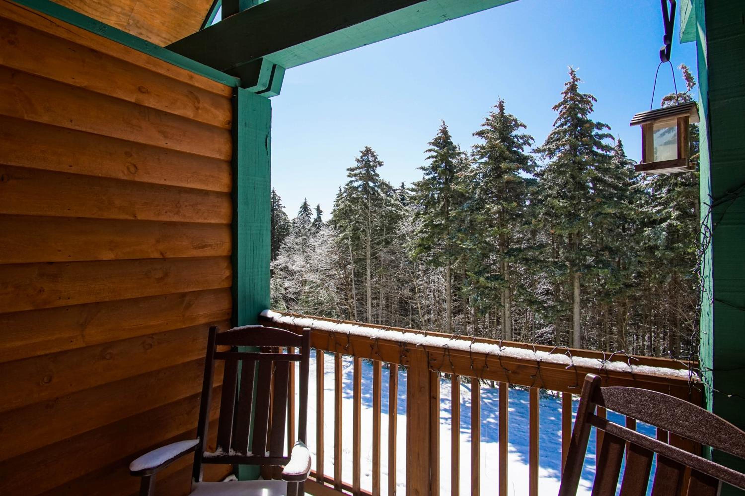 Camp Four 23: Pet Friendly, Slope side, Gas Fireplace