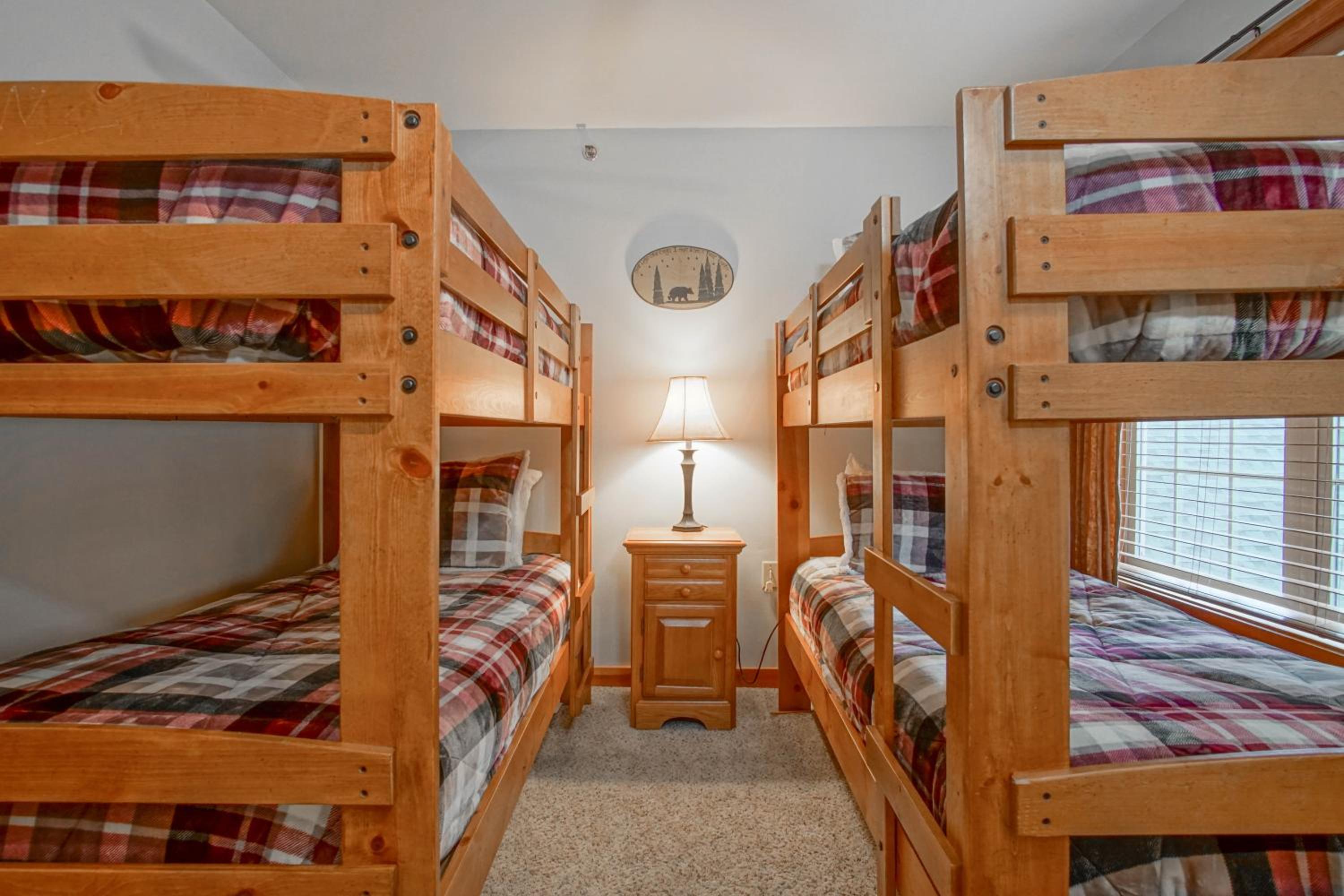 Camp Four 23: Pet Friendly, Slope side, Gas Fireplace