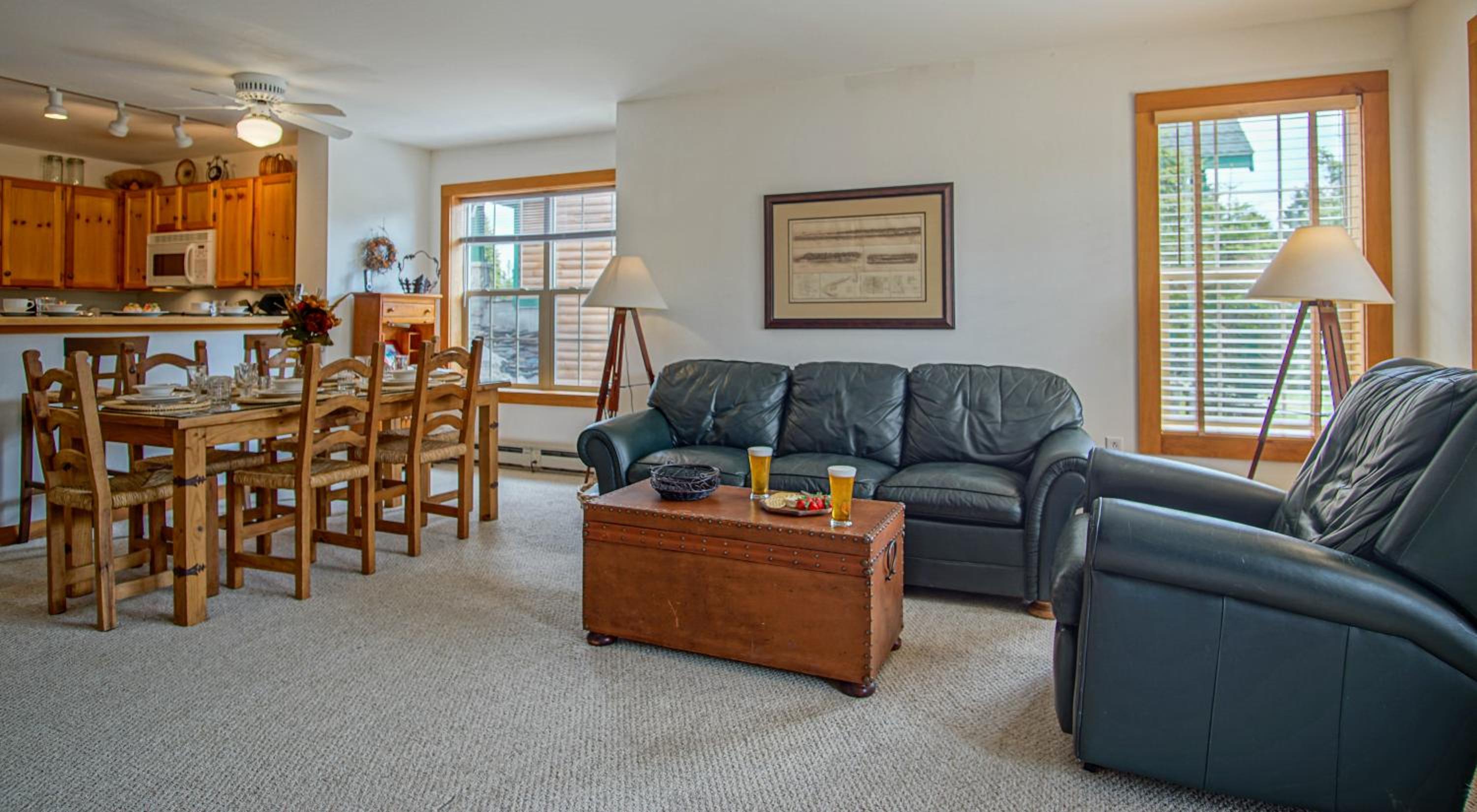 Camp 4 24: Slope Side, Cozy 2 BR with Shuttle Service