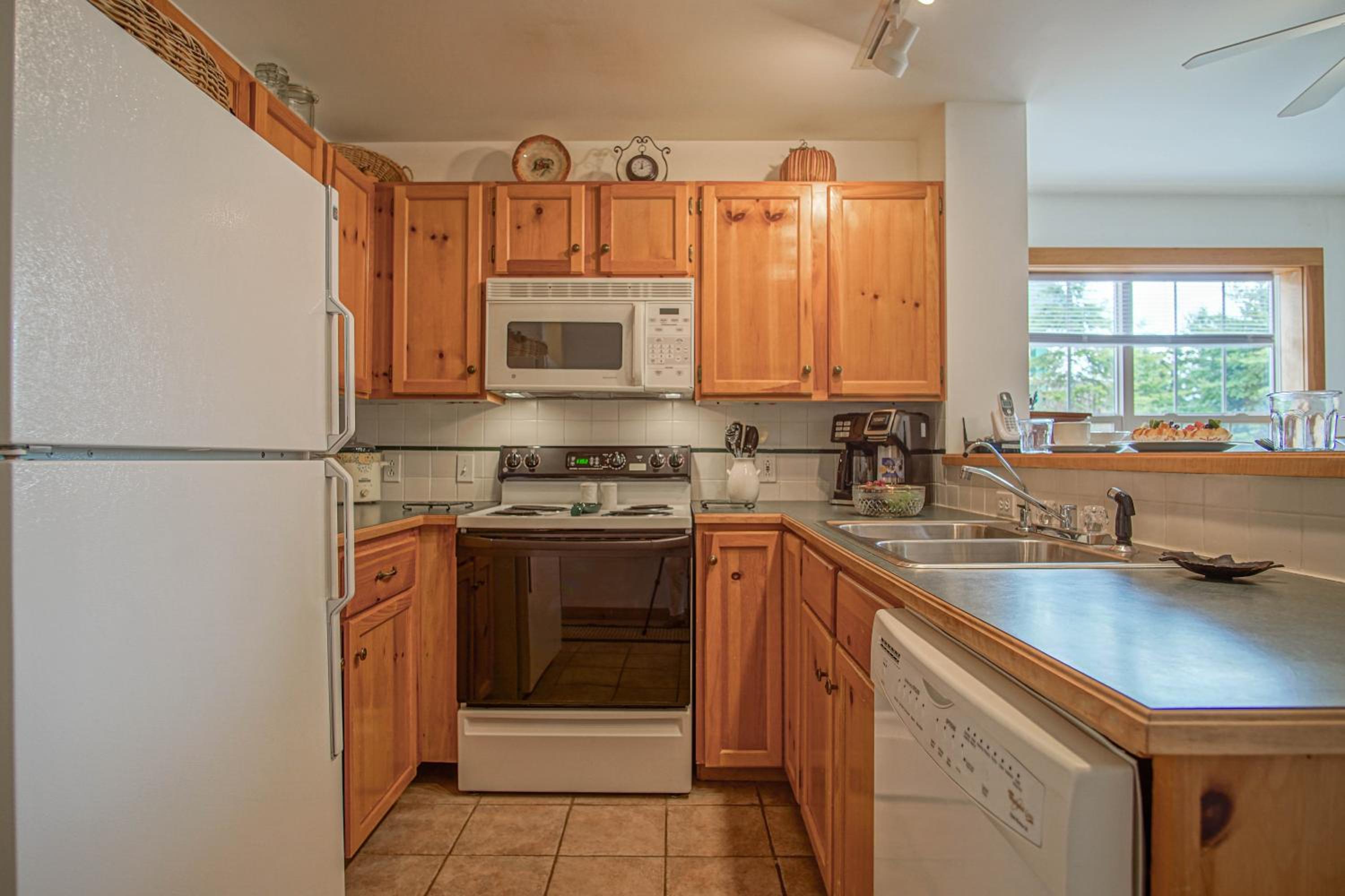 Camp 4 24: Slope Side, Cozy 2 BR with Shuttle Service