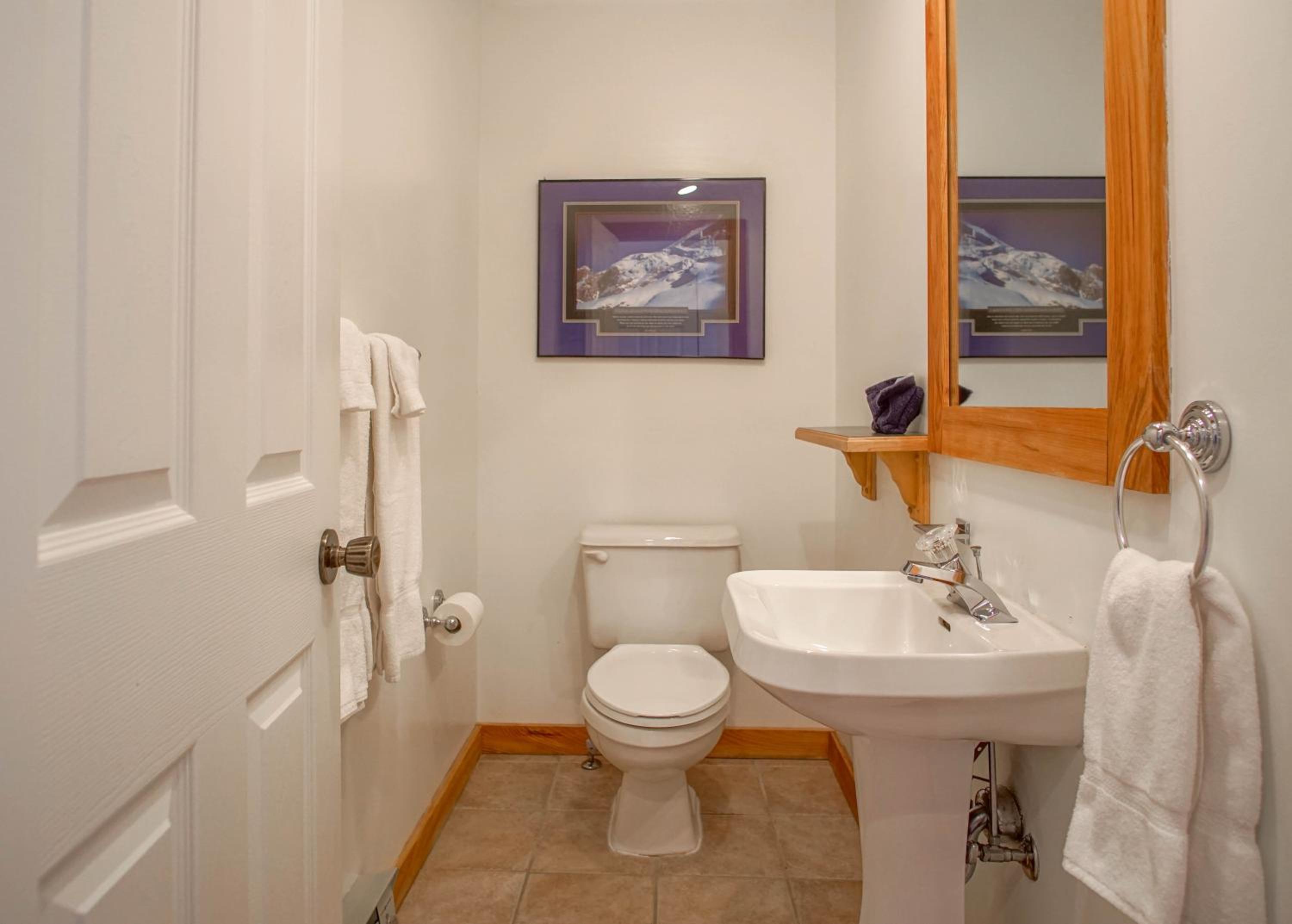 Camp 4 24: Slope Side, Cozy 2 BR with Shuttle Service