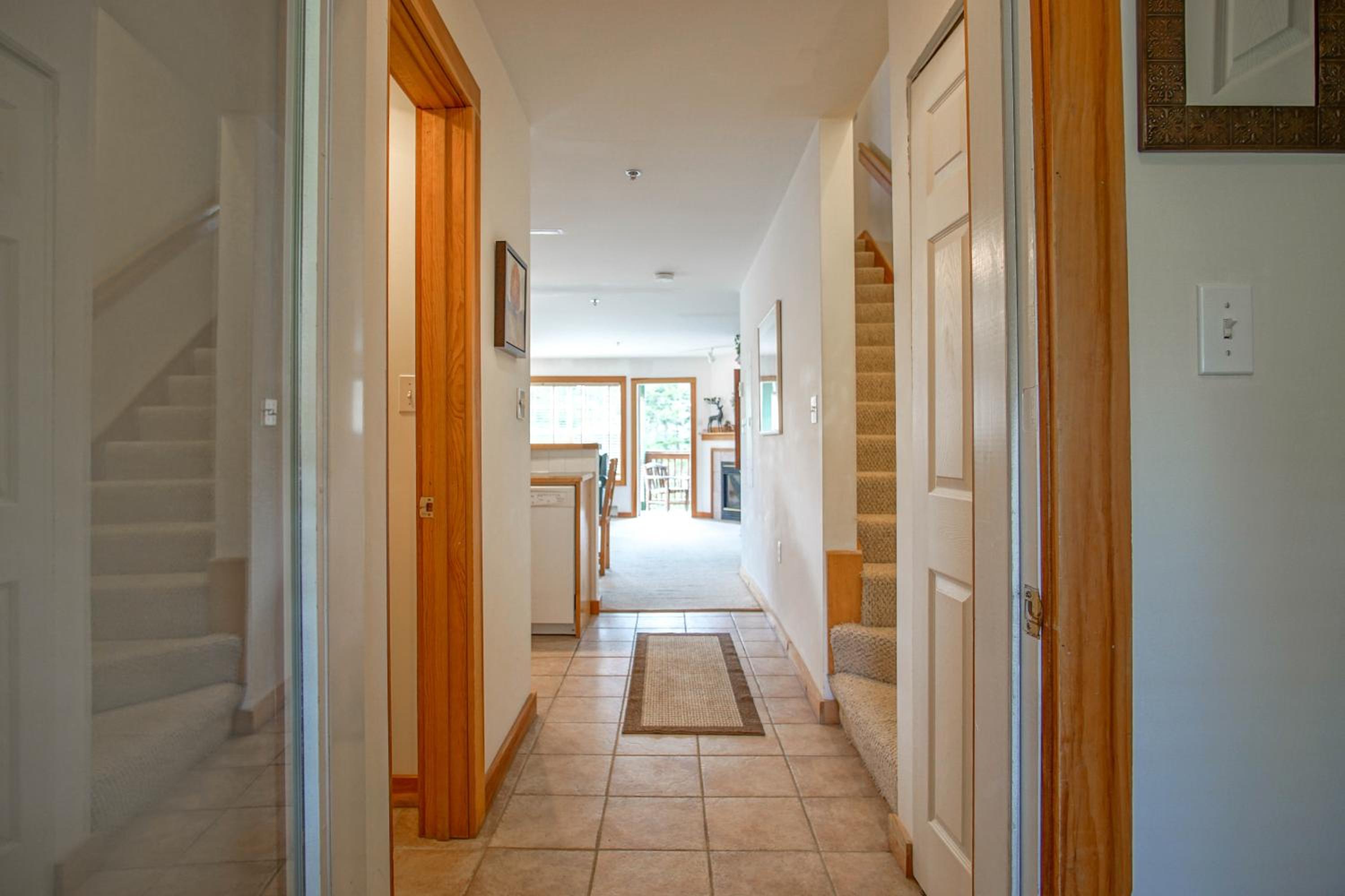 Camp 4 24: Slope Side, Cozy 2 BR with Shuttle Service