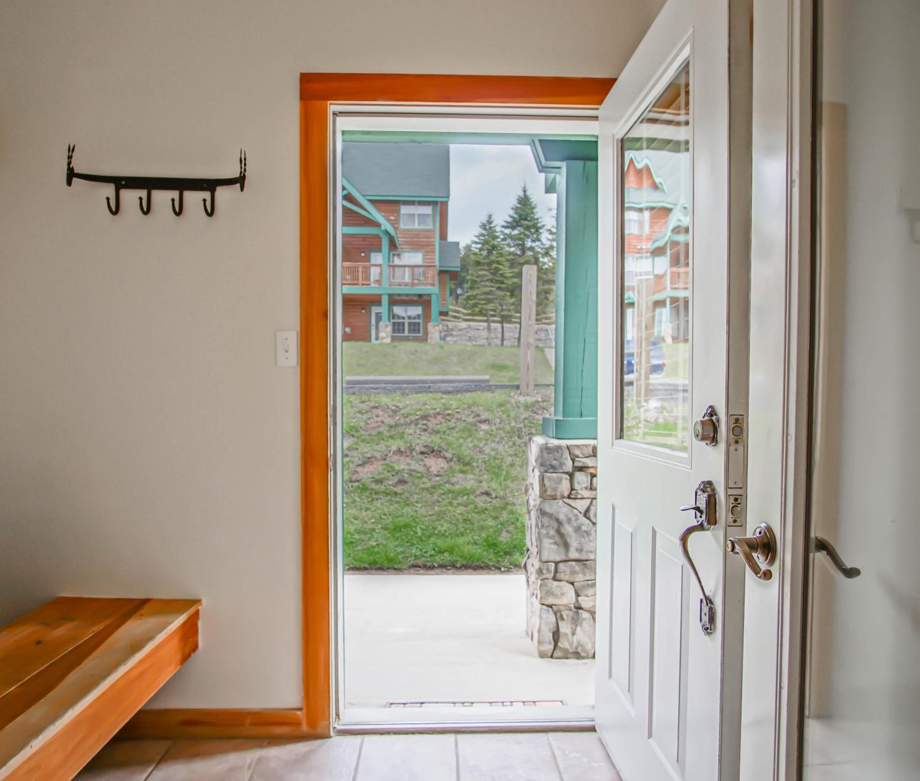 Camp 4 24: Slope Side, Cozy 2 BR with Shuttle Service