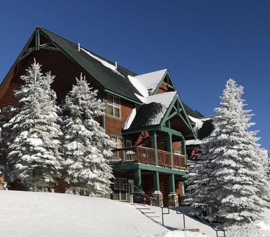 Camp 4 24: Slope Side, Cozy 2 BR with Shuttle Service