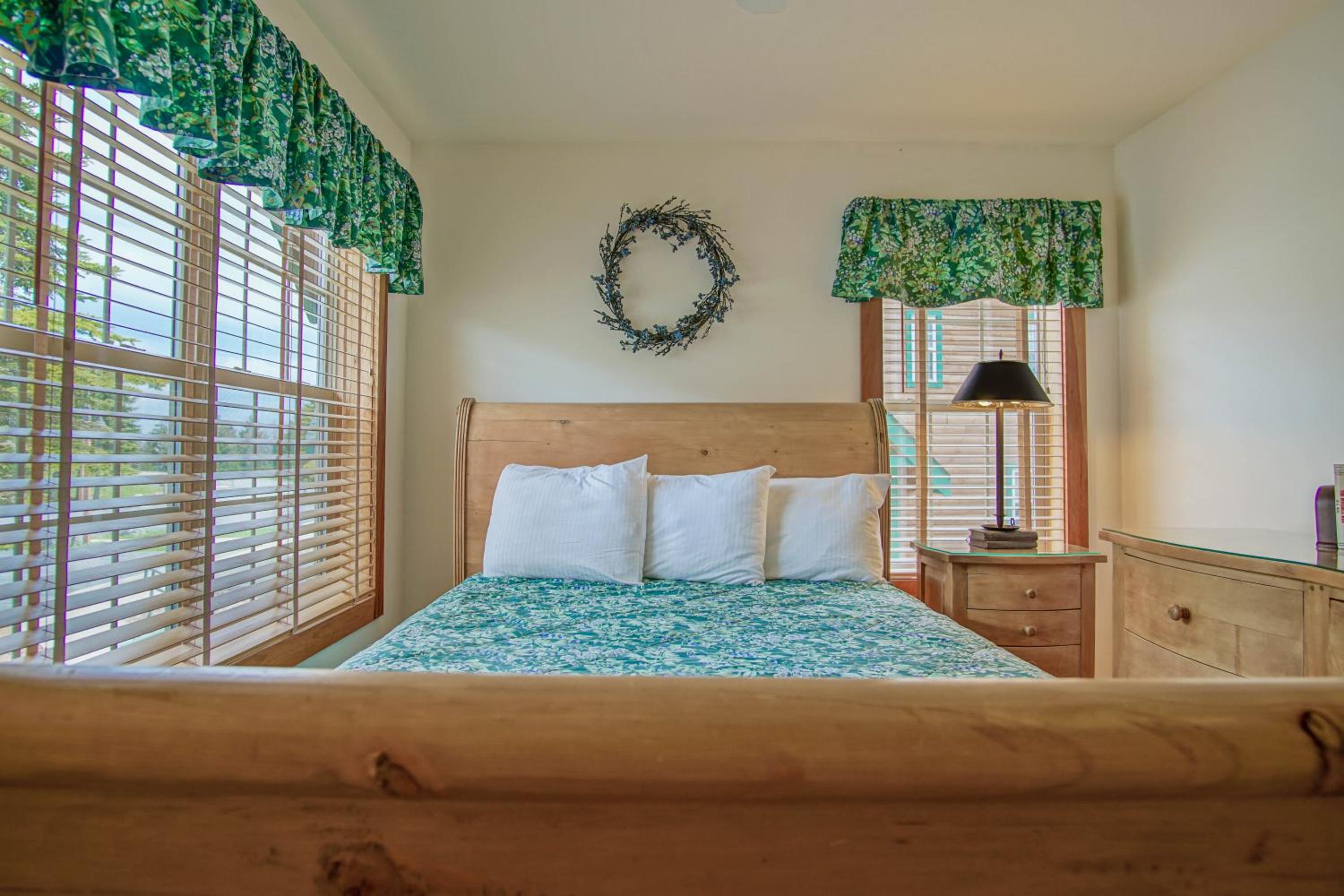 Camp 4 24: Slope Side, Cozy 2 BR with Shuttle Service
