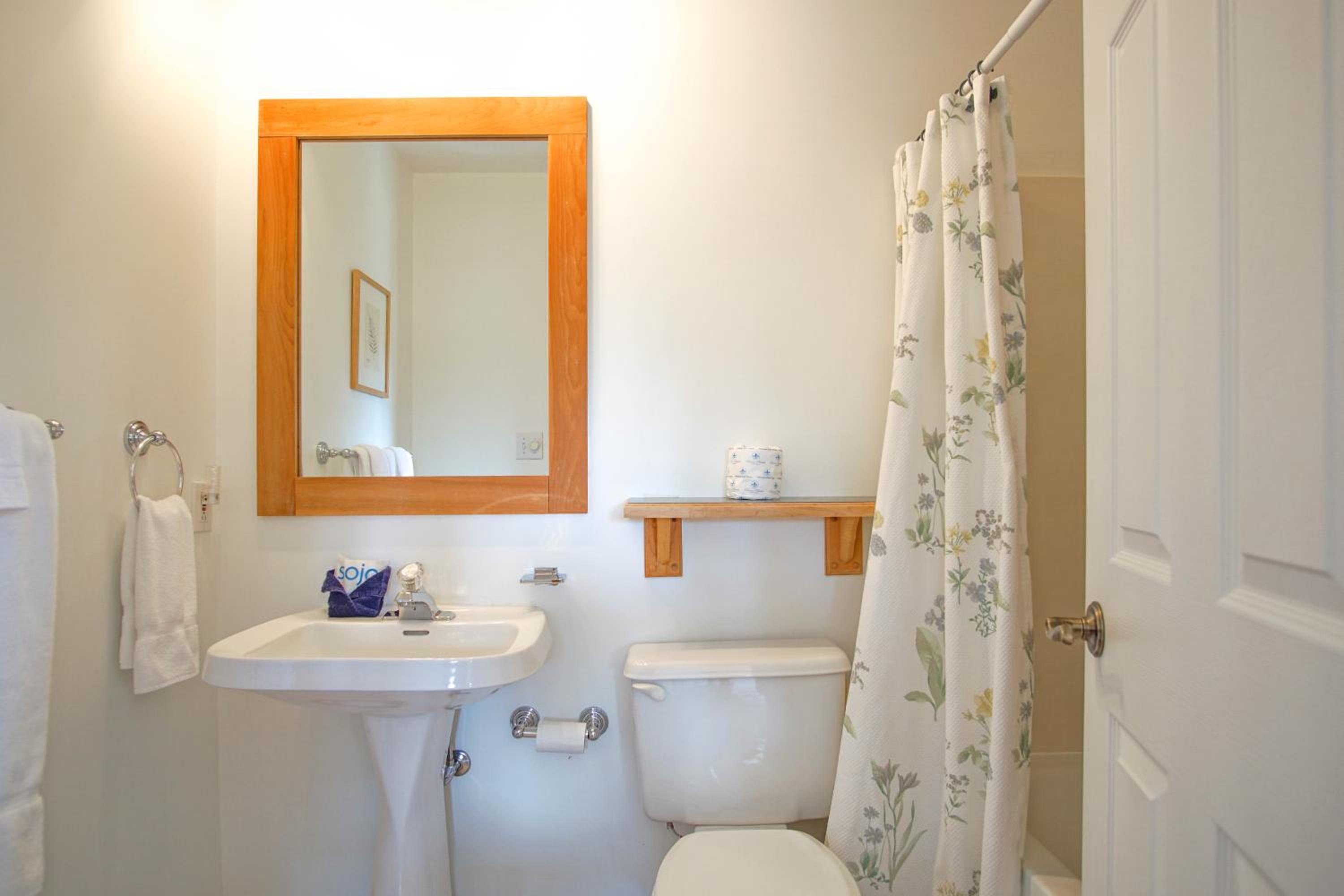Camp 4 24: Slope Side, Cozy 2 BR with Shuttle Service