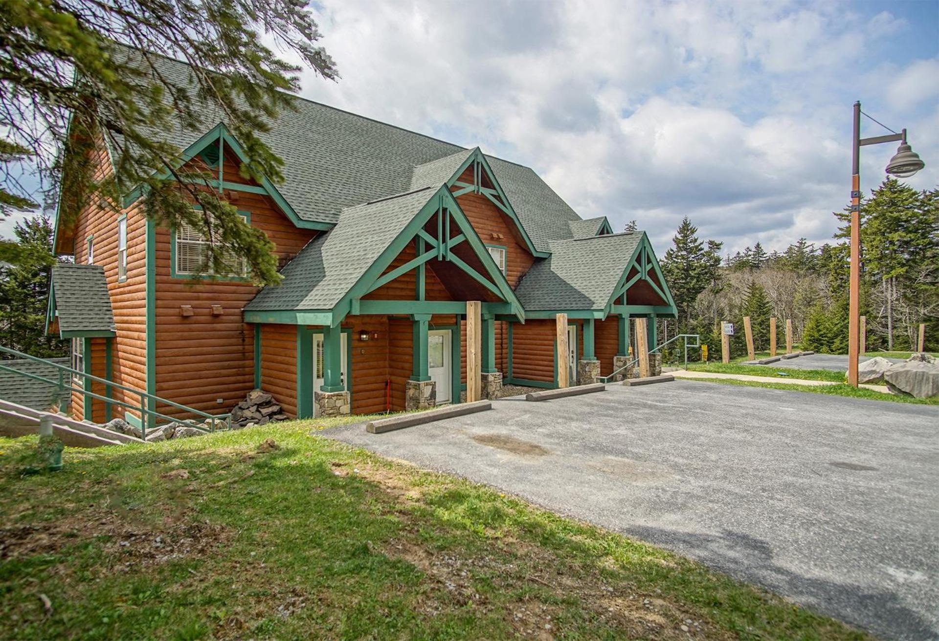 Camp 4 24: Slope Side, Cozy 2 BR with Shuttle Service