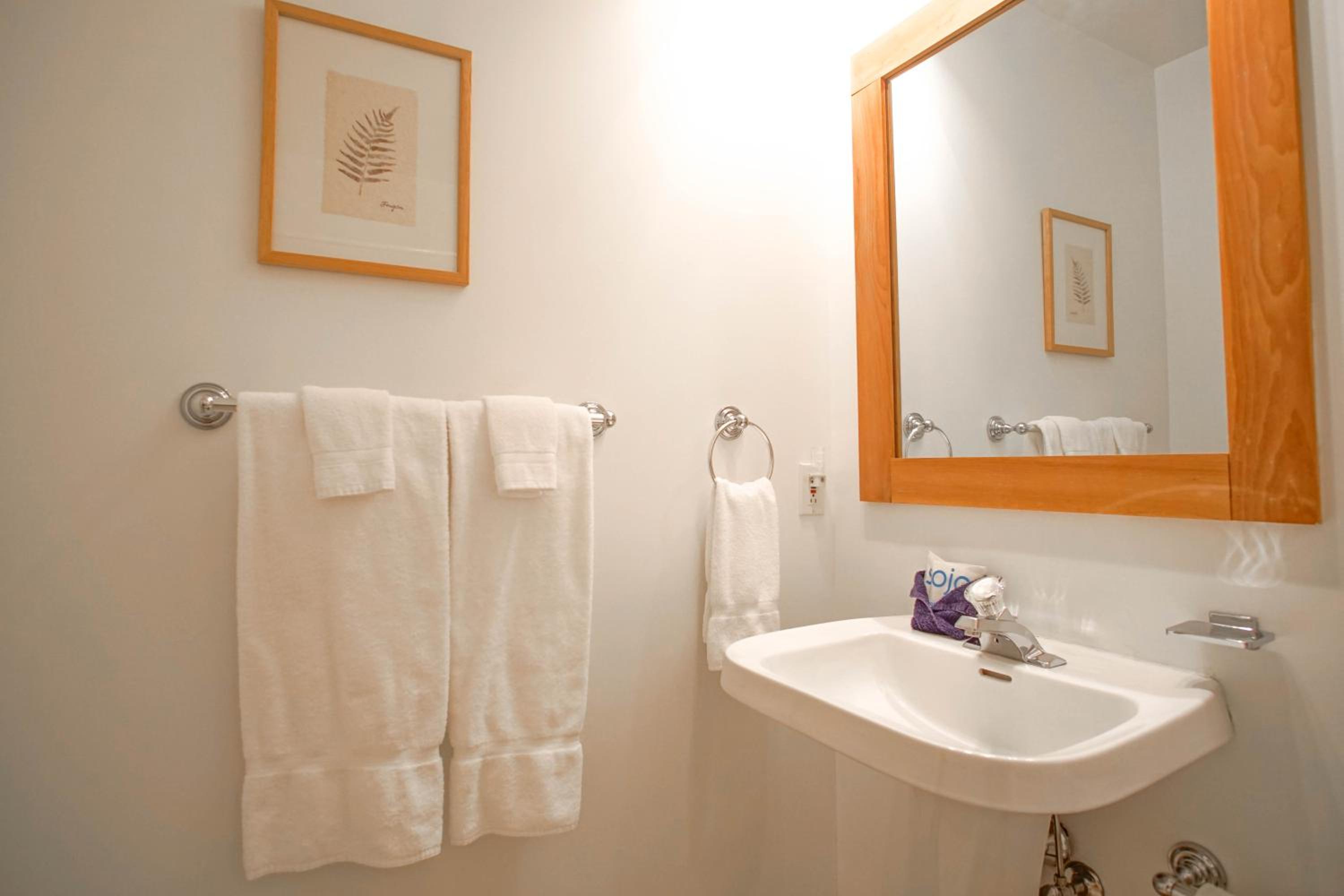 Camp 4 24: Slope Side, Cozy 2 BR with Shuttle Service