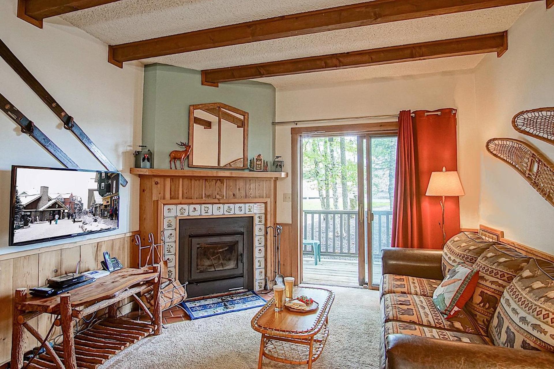 Whistlepunk #33: 1 Bedroom, 1 Full Bathroom: Slope Side, Wood Fireplace