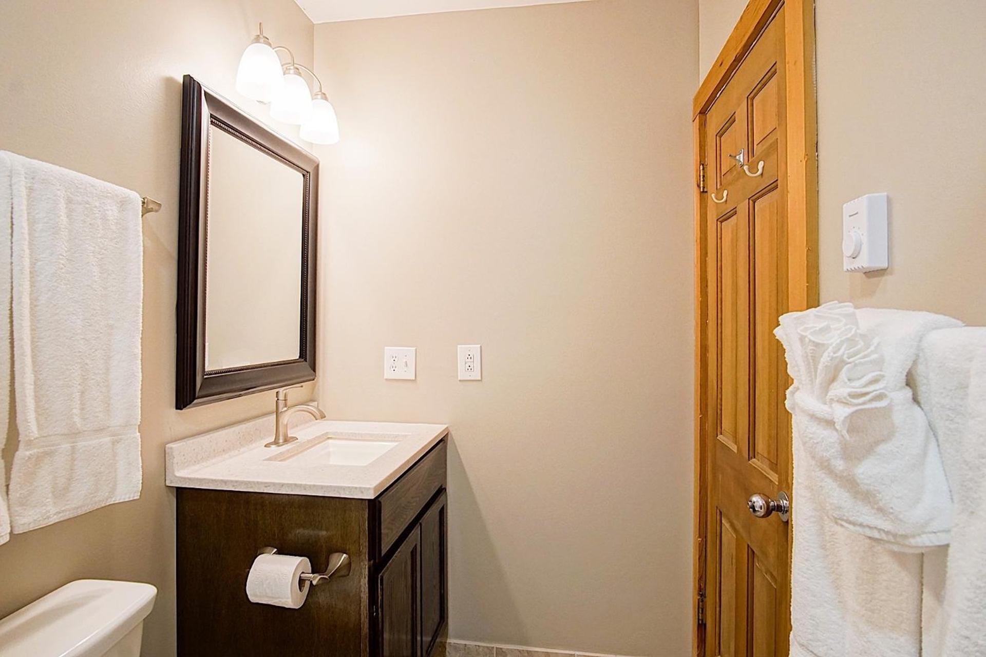 Whistlepunk #33: 1 Bedroom, 1 Full Bathroom: Slope Side, Wood Fireplace