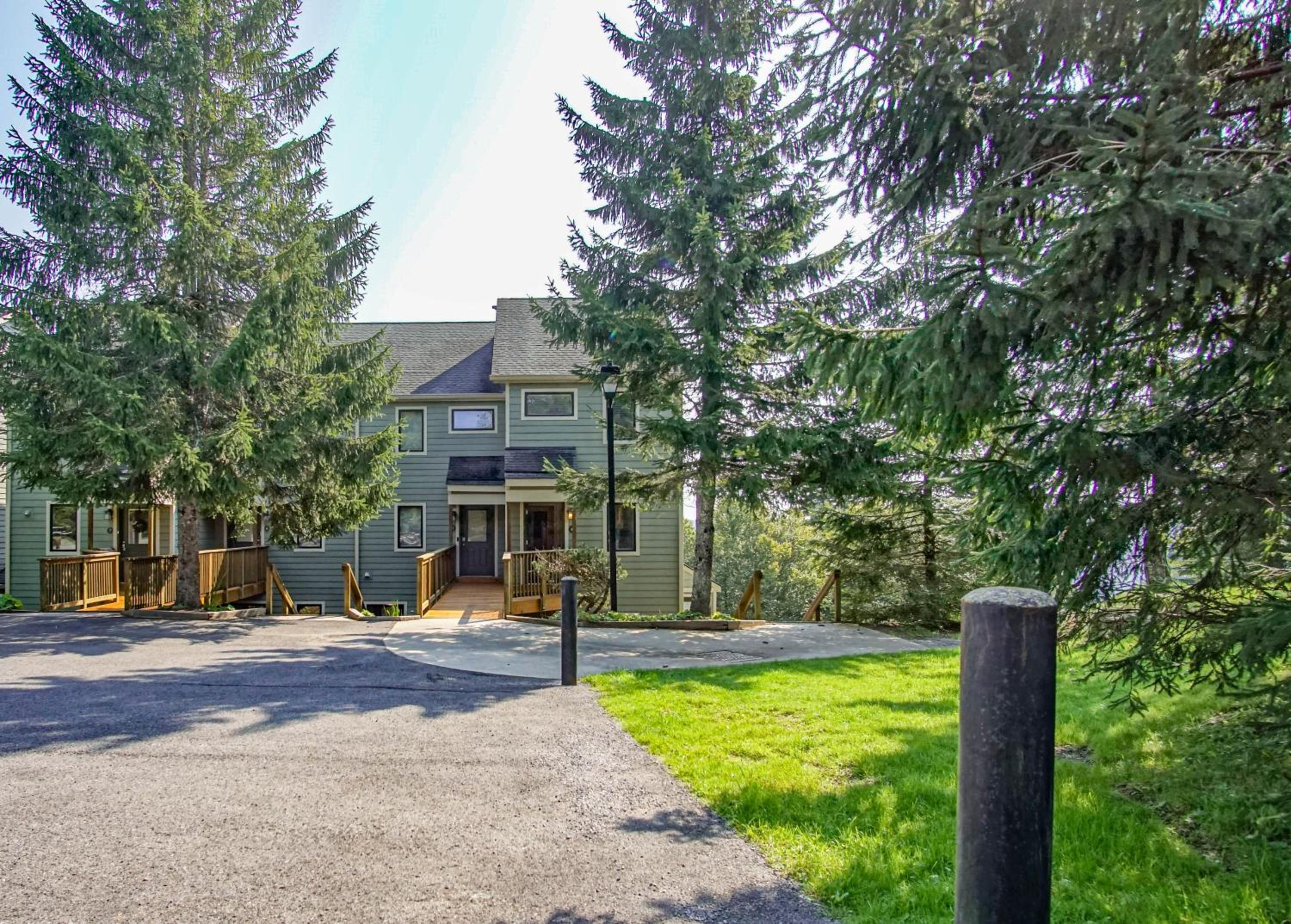 Powderidge 4 -Slope Side, Spacious 2 Br Condo