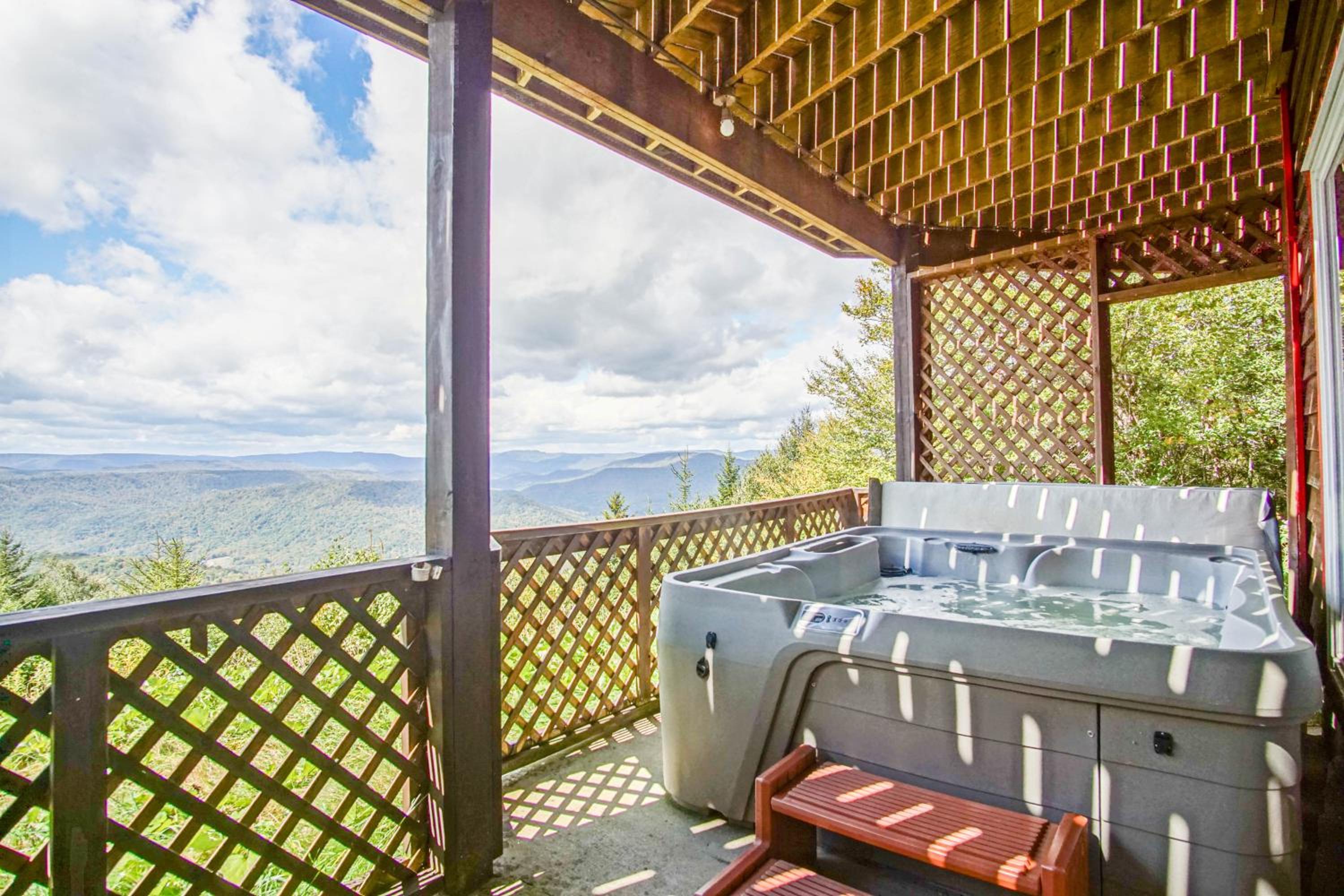 South West Ridge 72-153 5 Br: Large western views Private hot tub Wood fireplace