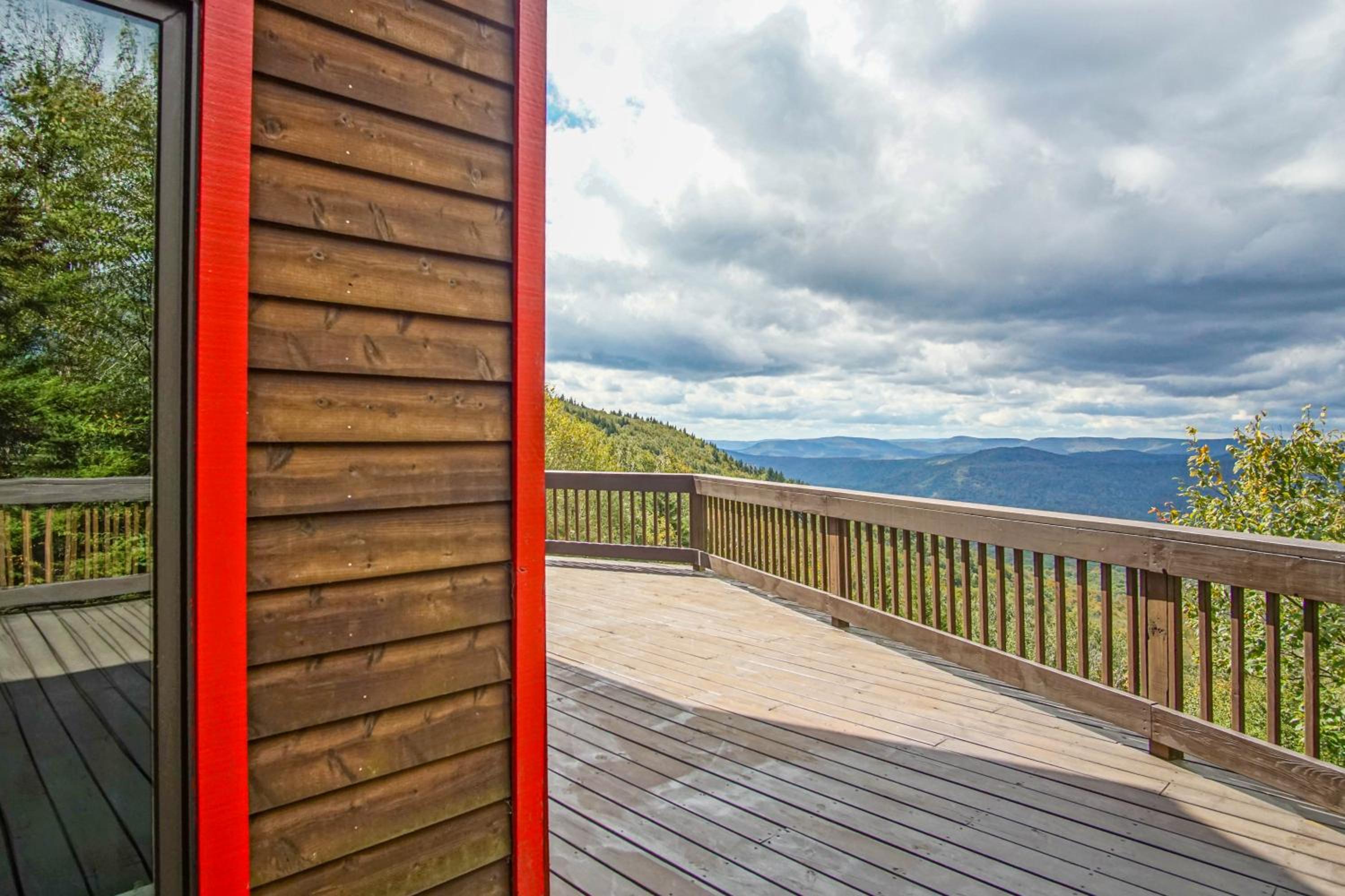 South West Ridge 72-153 5 Br: Large western views Private hot tub Wood fireplace