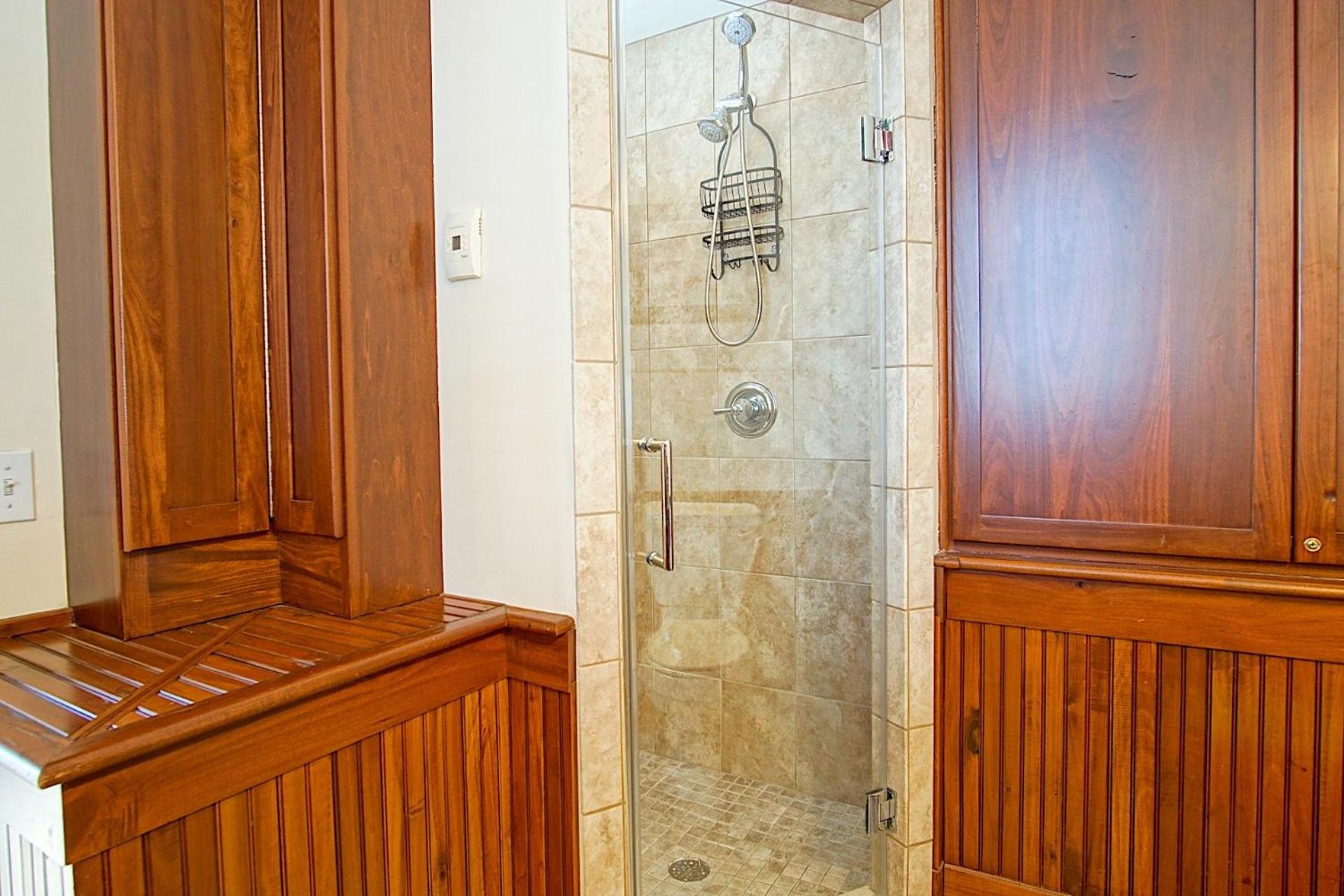 Sanctuary Family Paradise Private Home with Hot tub Snowshoe Mtn Resort