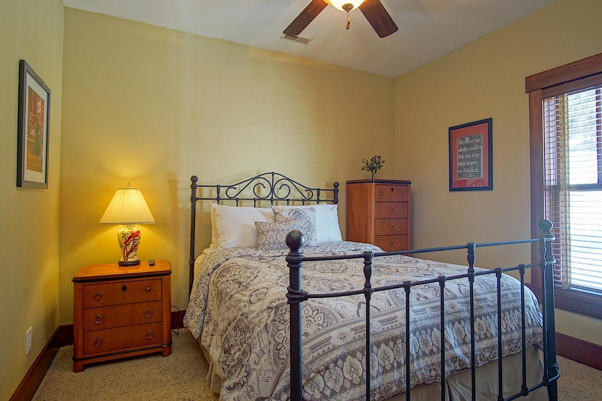 Sanctuary Family Paradise Private Home with Hot tub Snowshoe Mtn Resort