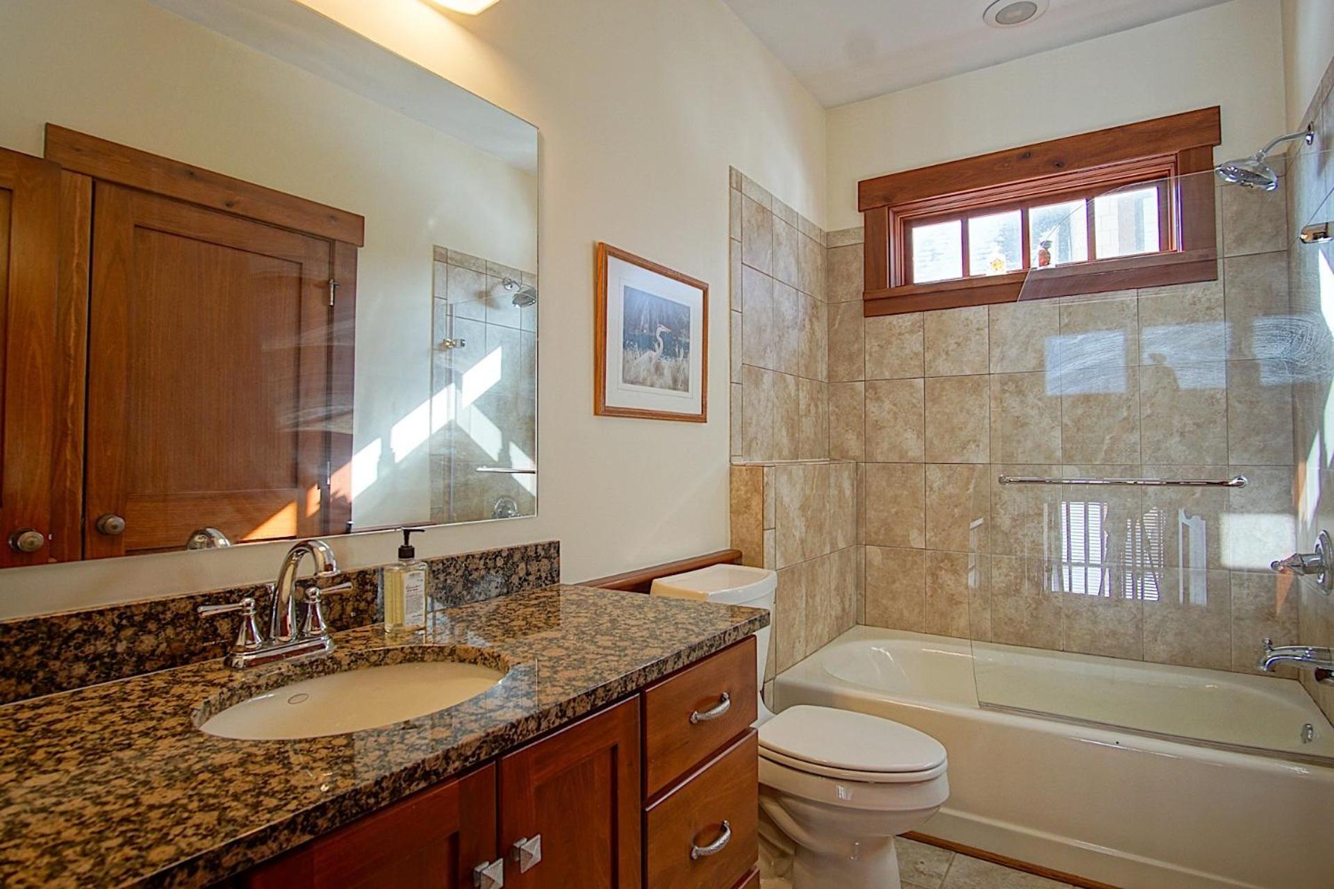 Sanctuary Family Paradise Private Home with Hot tub Snowshoe Mtn Resort