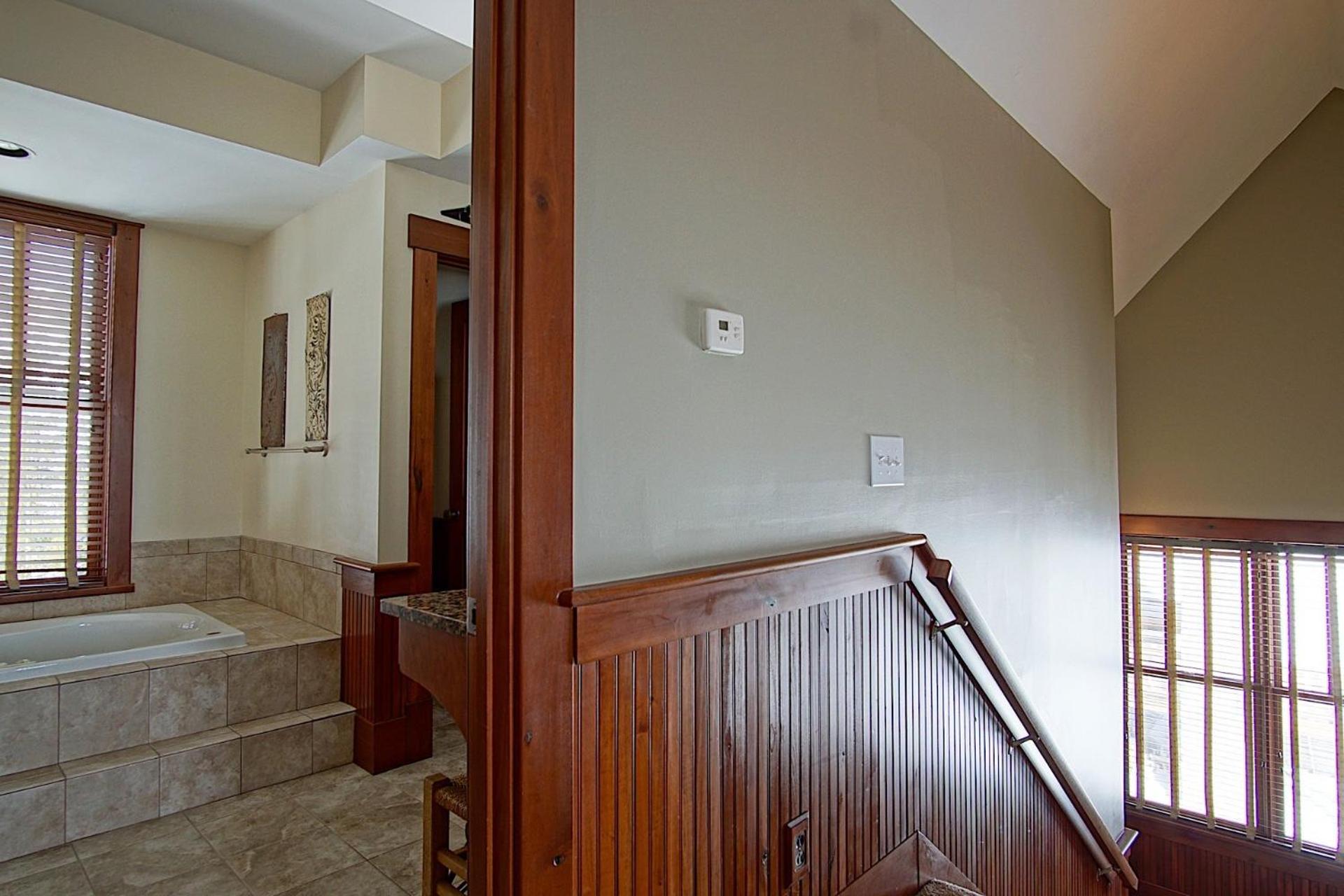 Sanctuary Family Paradise Private Home with Hot tub Snowshoe Mtn Resort