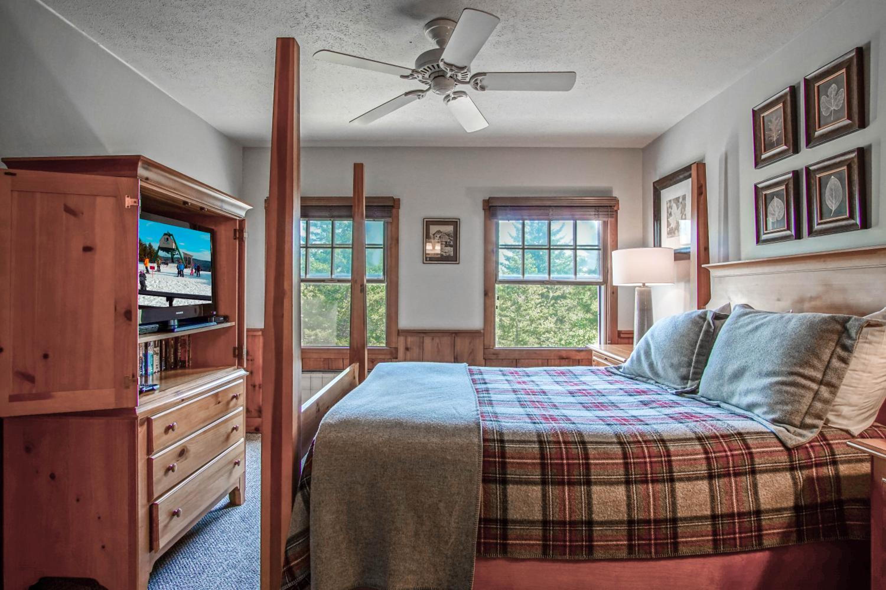 Whistlepunk #18: 4 Bedrooms, 3 Baths