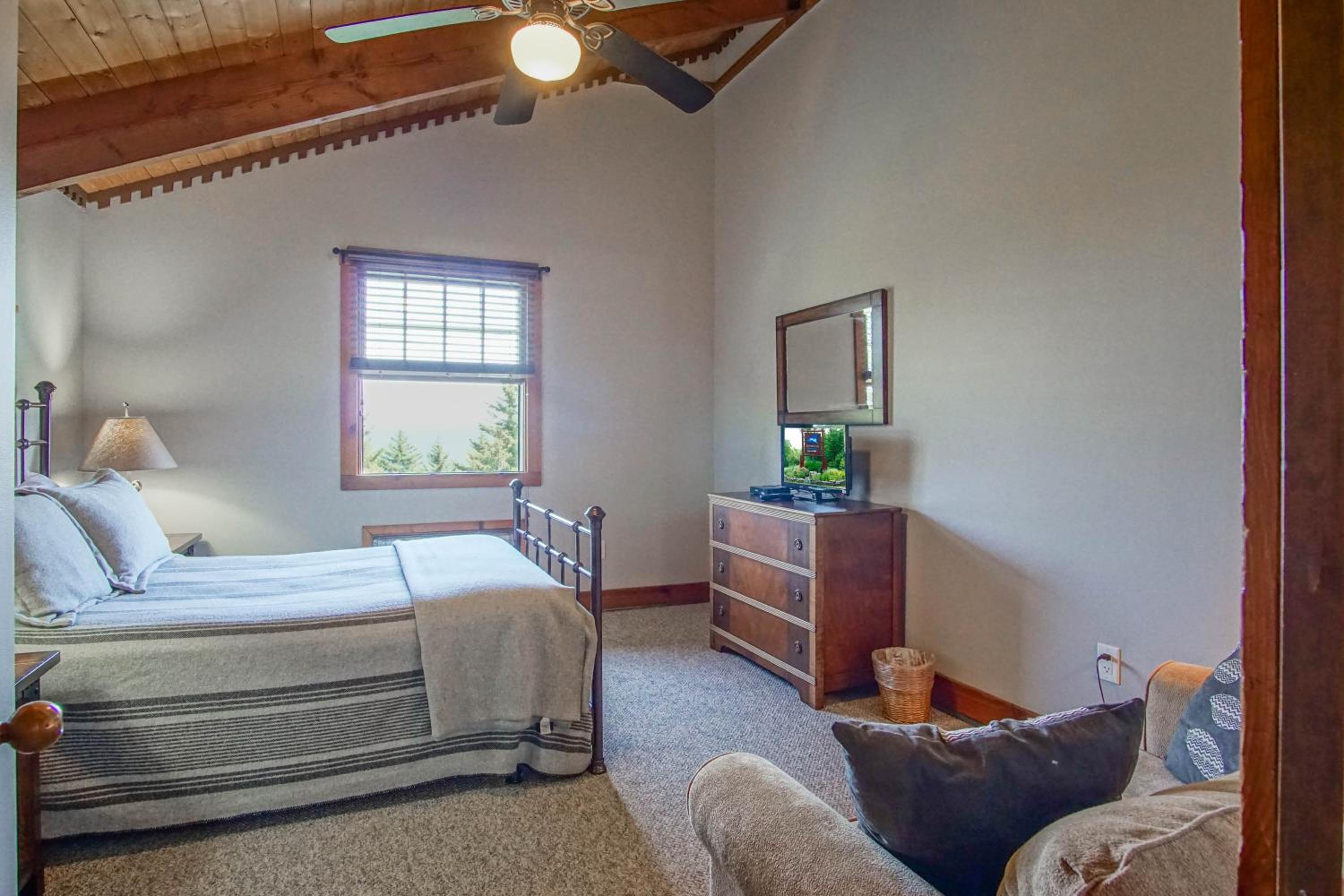 Whistlepunk #18: 4 Bedrooms, 3 Baths