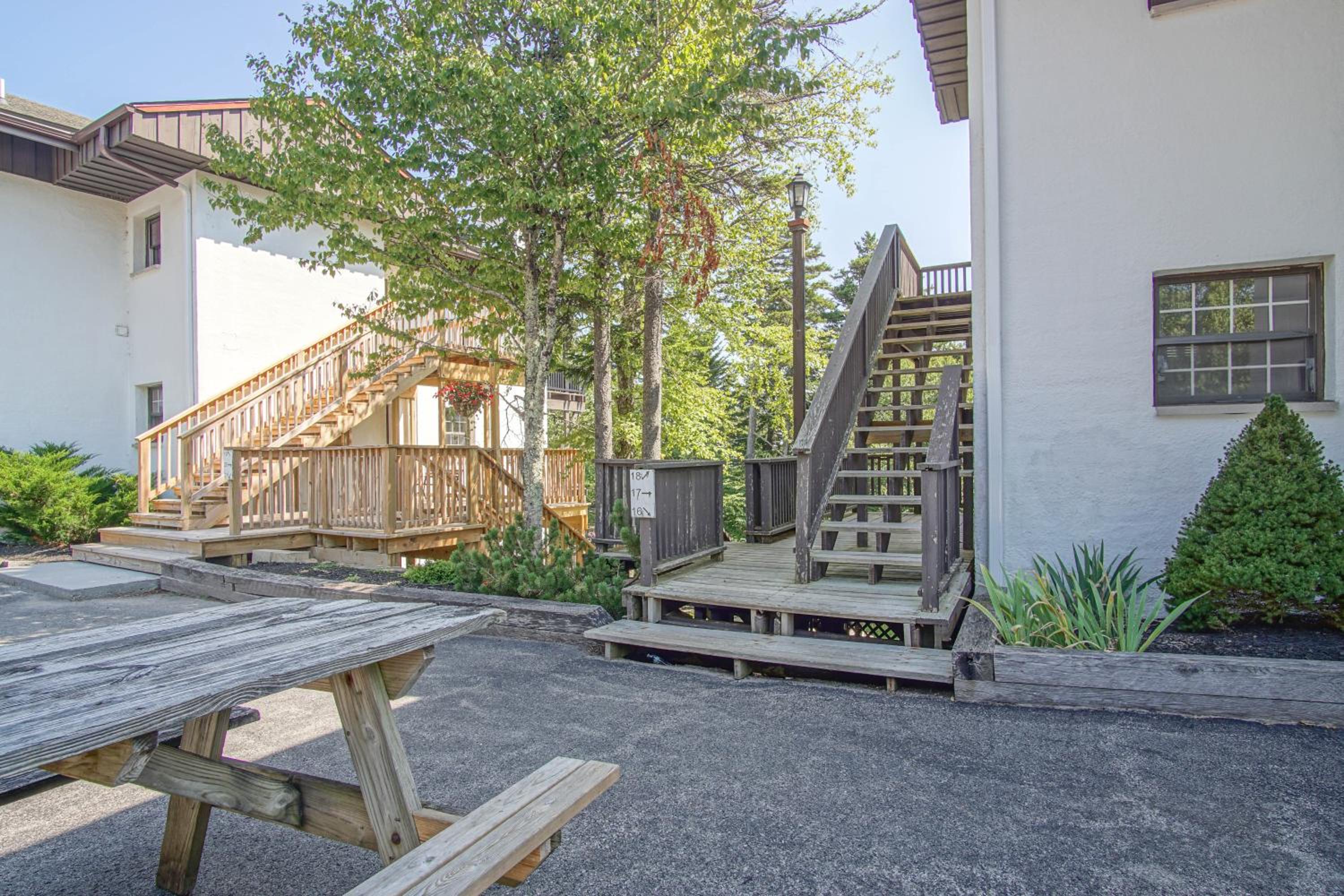 Whistlepunk #18: 4 Bedrooms, 3 Baths
