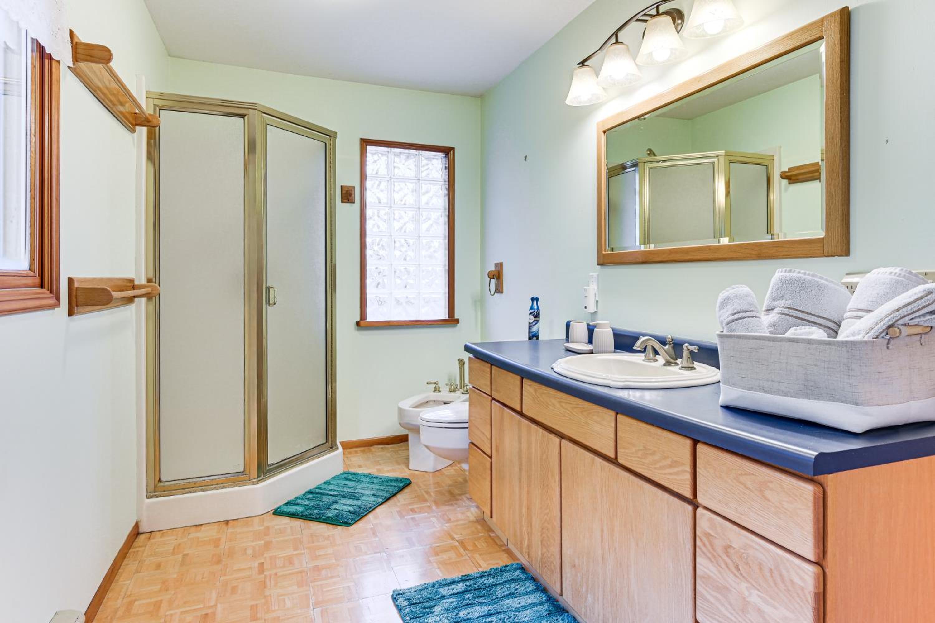 Private Beach, Stunning Views! Home on Oyster Bay!