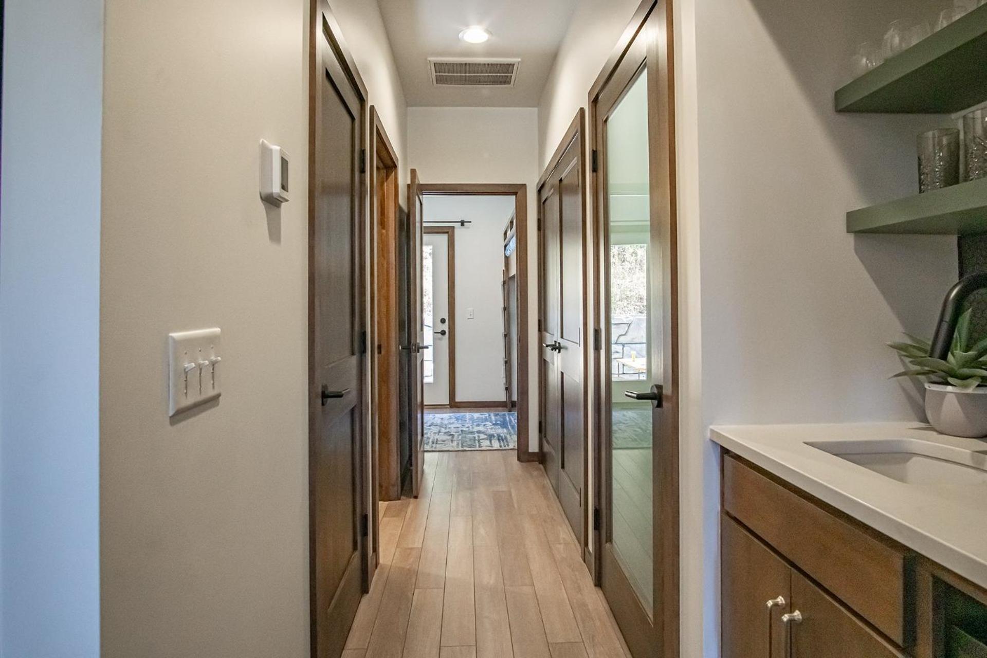 3 Bedroom: Coal Box Beautiful Unique Home Close to Slopes