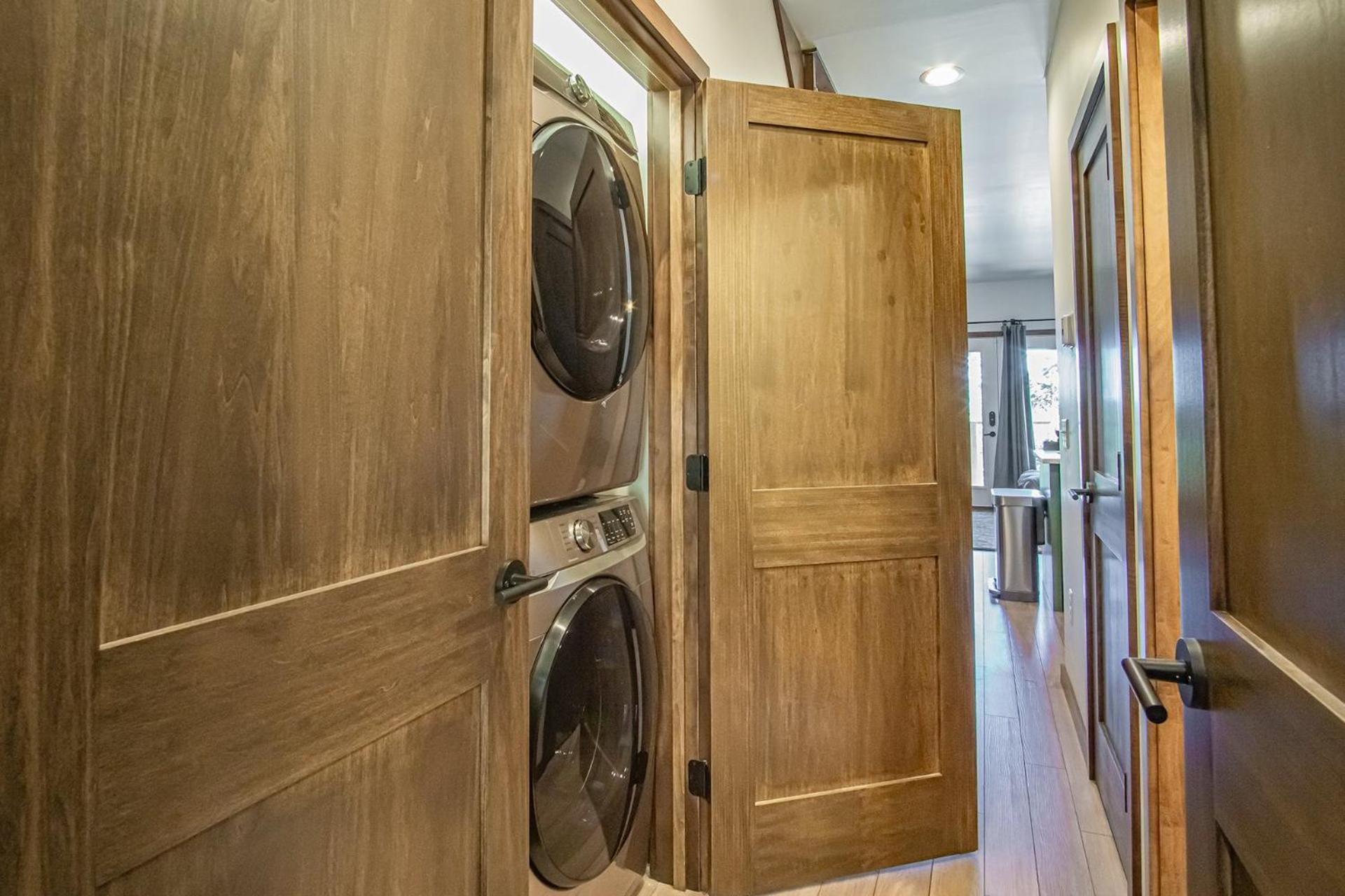 3 Bedroom: Coal Box Beautiful Unique Home Close to Slopes
