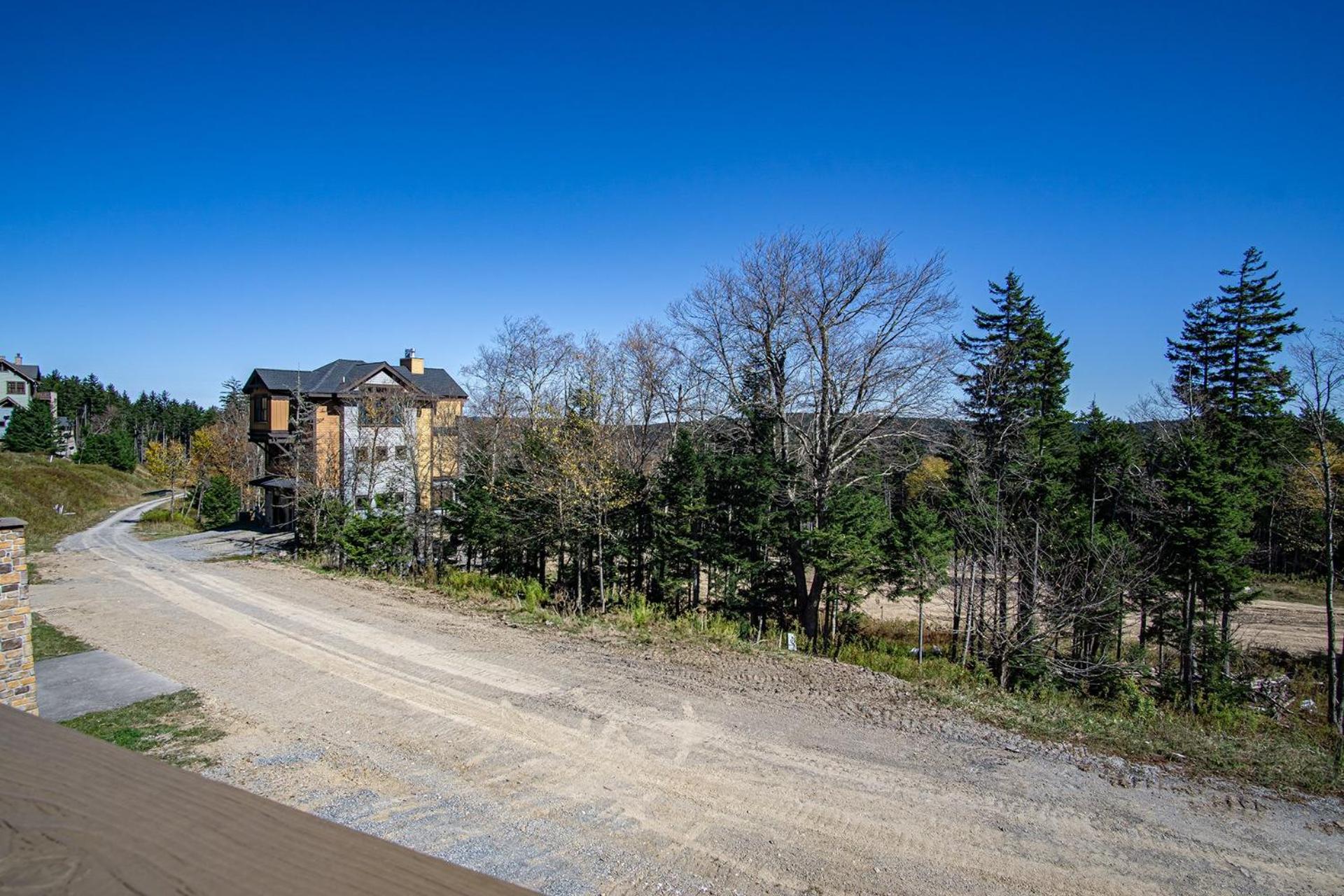 3 Bedroom: Coal Box Beautiful Unique Home Close to Slopes