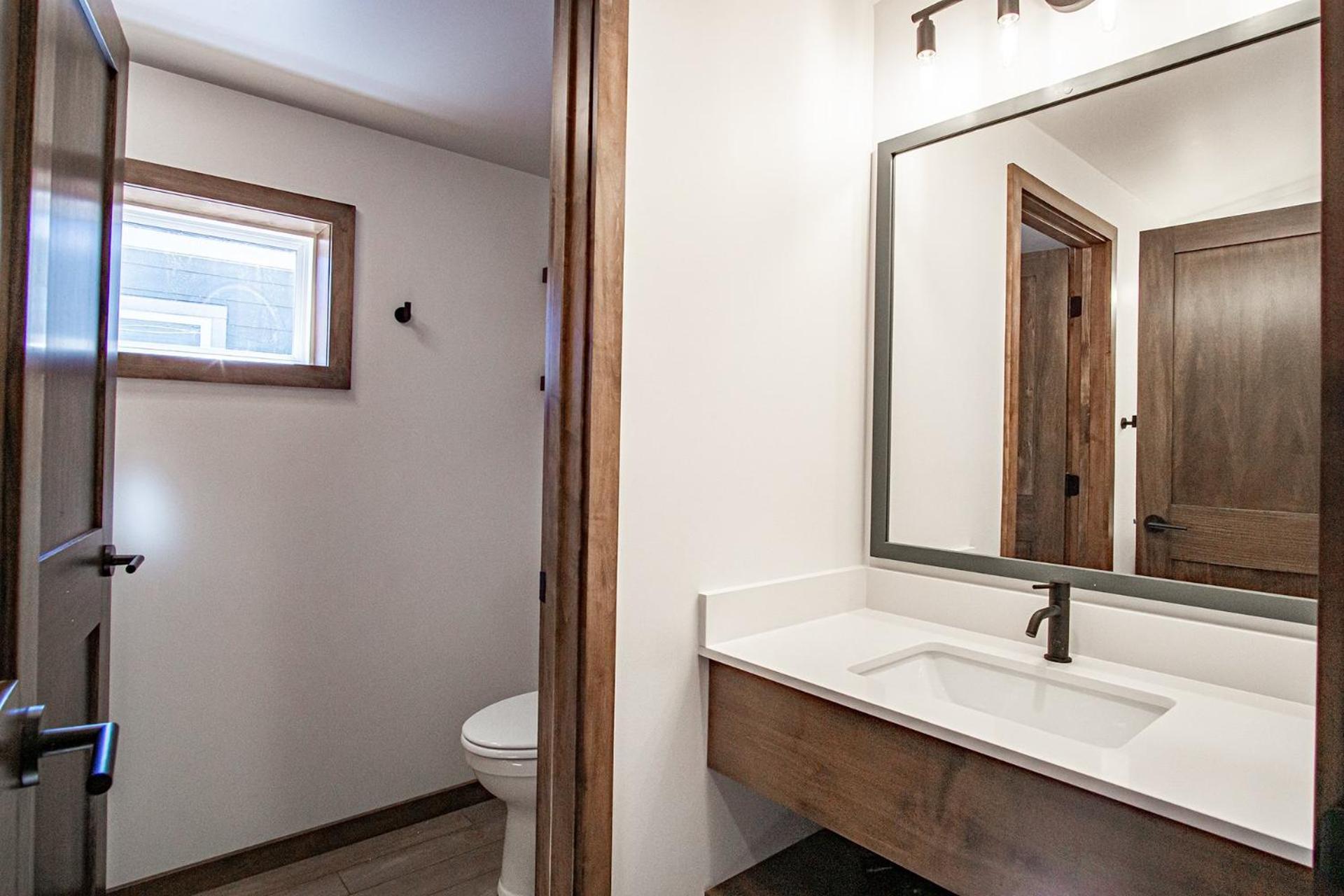 3 Bedroom: Coal Box Beautiful Unique Home Close to Slopes