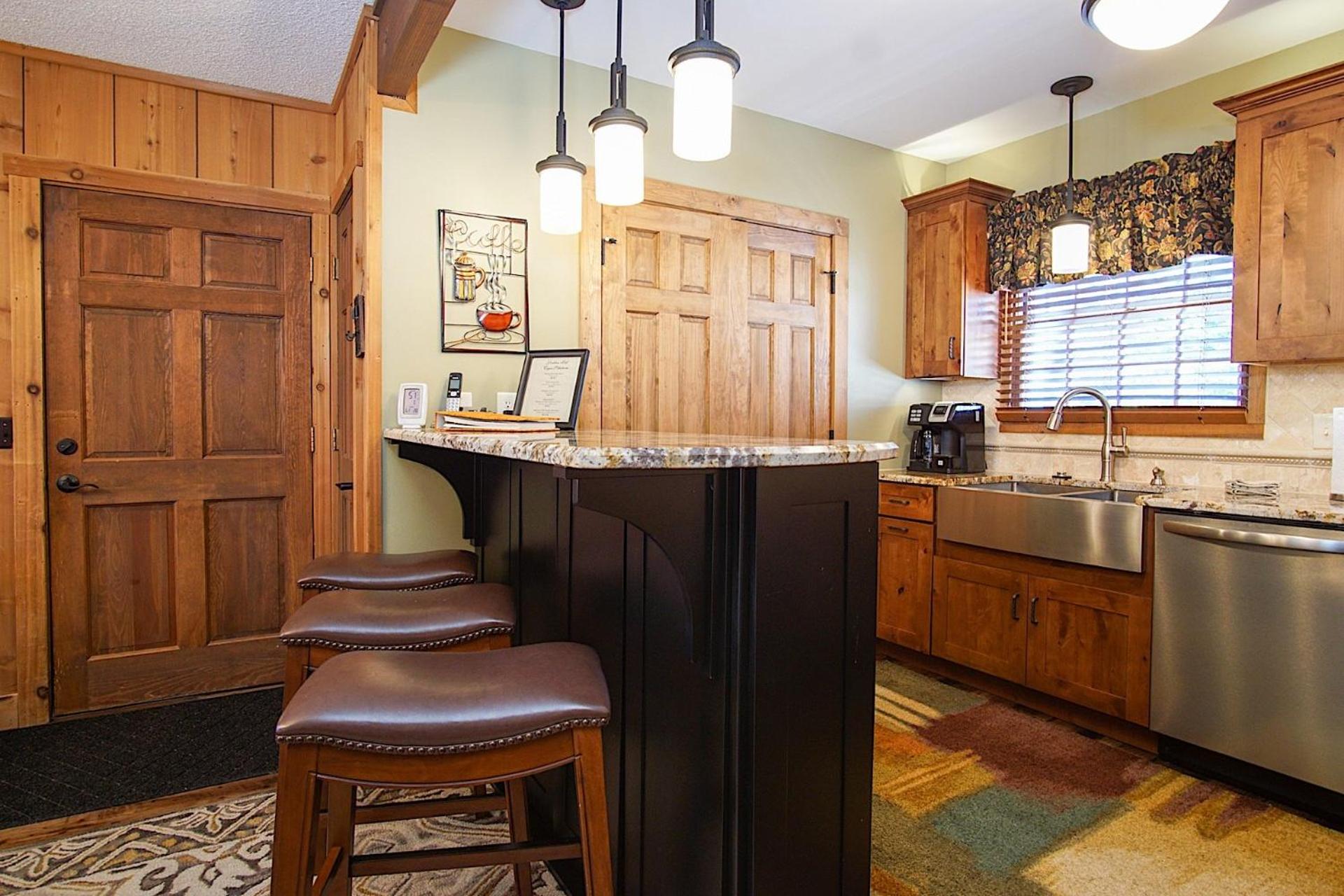 Whistlepunk 20 Wilderness Hideaway, Slope Side, Spacious 2 Br Condo