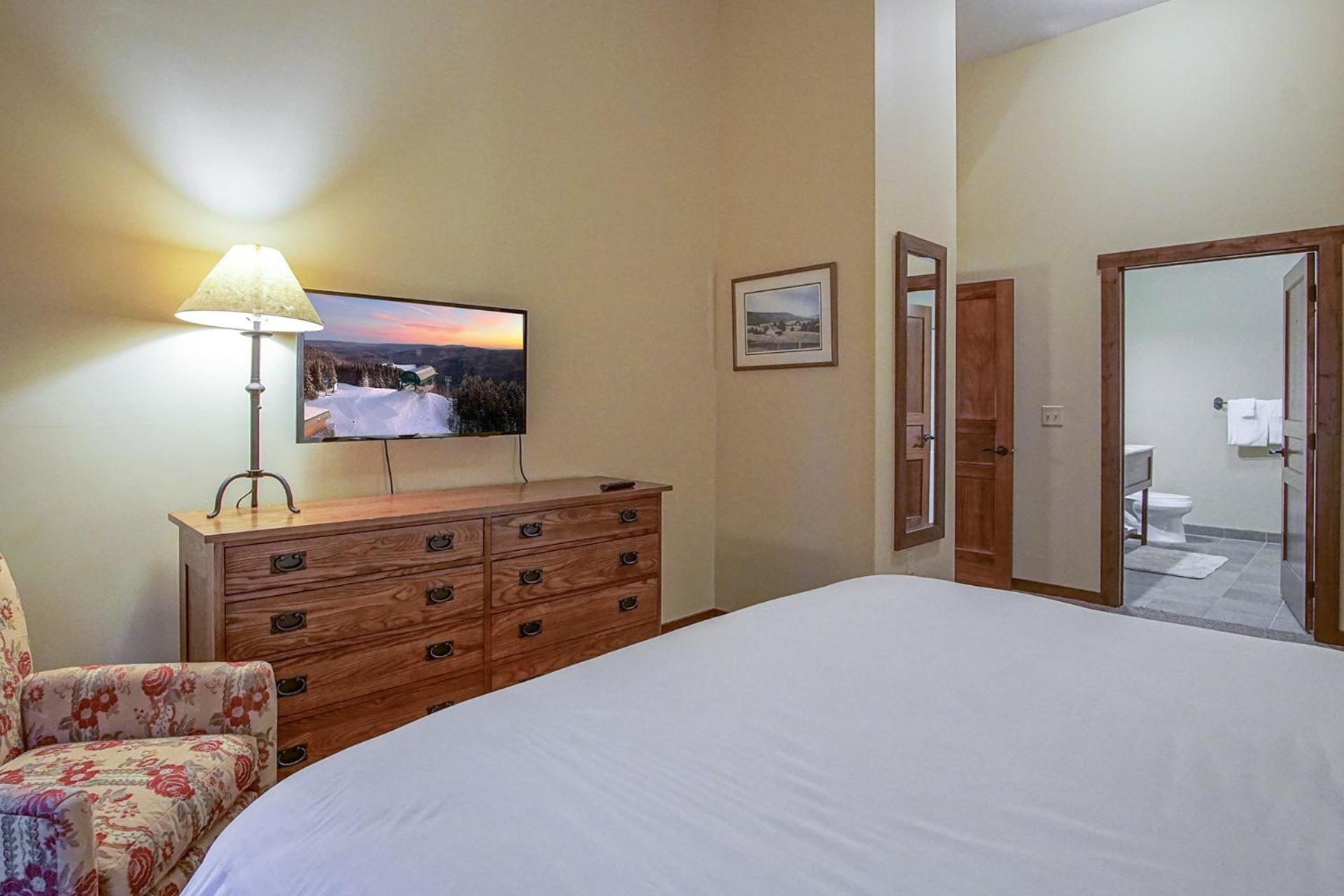 Soaring Eagle #110: 2 Bedrooms, 2 Full Baths: Slope Side