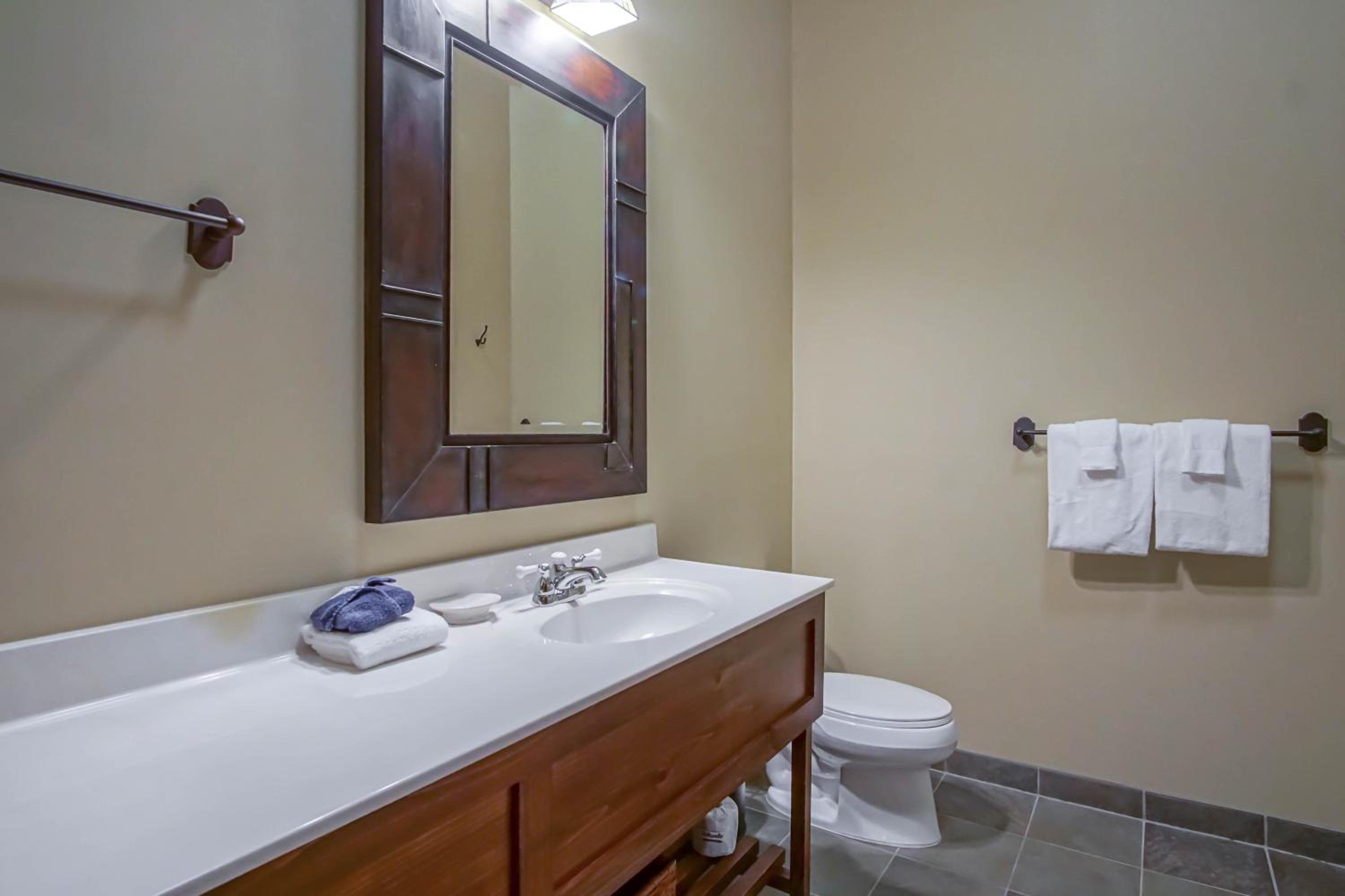 Soaring Eagle #110: 2 Bedrooms, 2 Full Baths: Slope Side