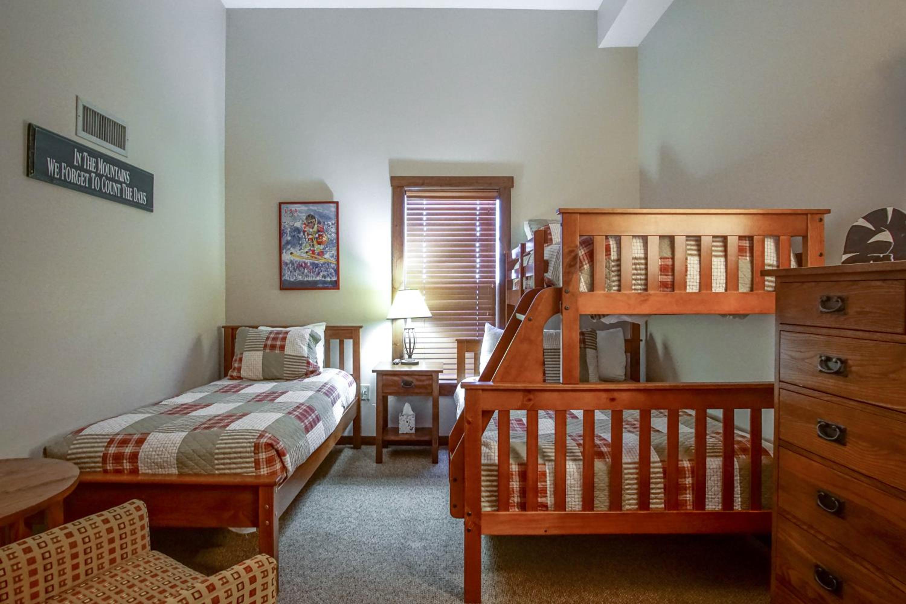 Soaring Eagle #110: 2 Bedrooms, 2 Full Baths: Slope Side