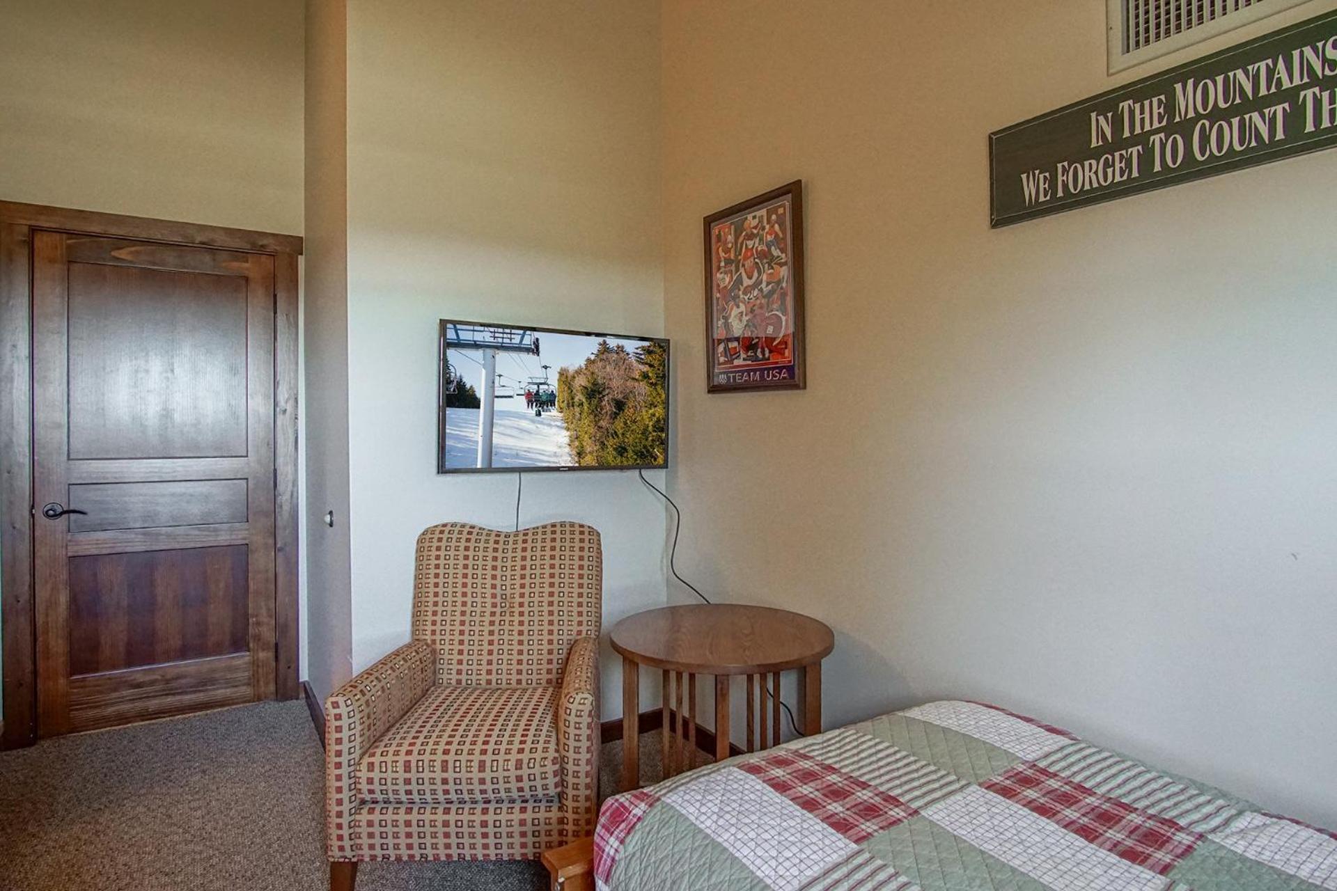 Soaring Eagle #110: 2 Bedrooms, 2 Full Baths: Slope Side