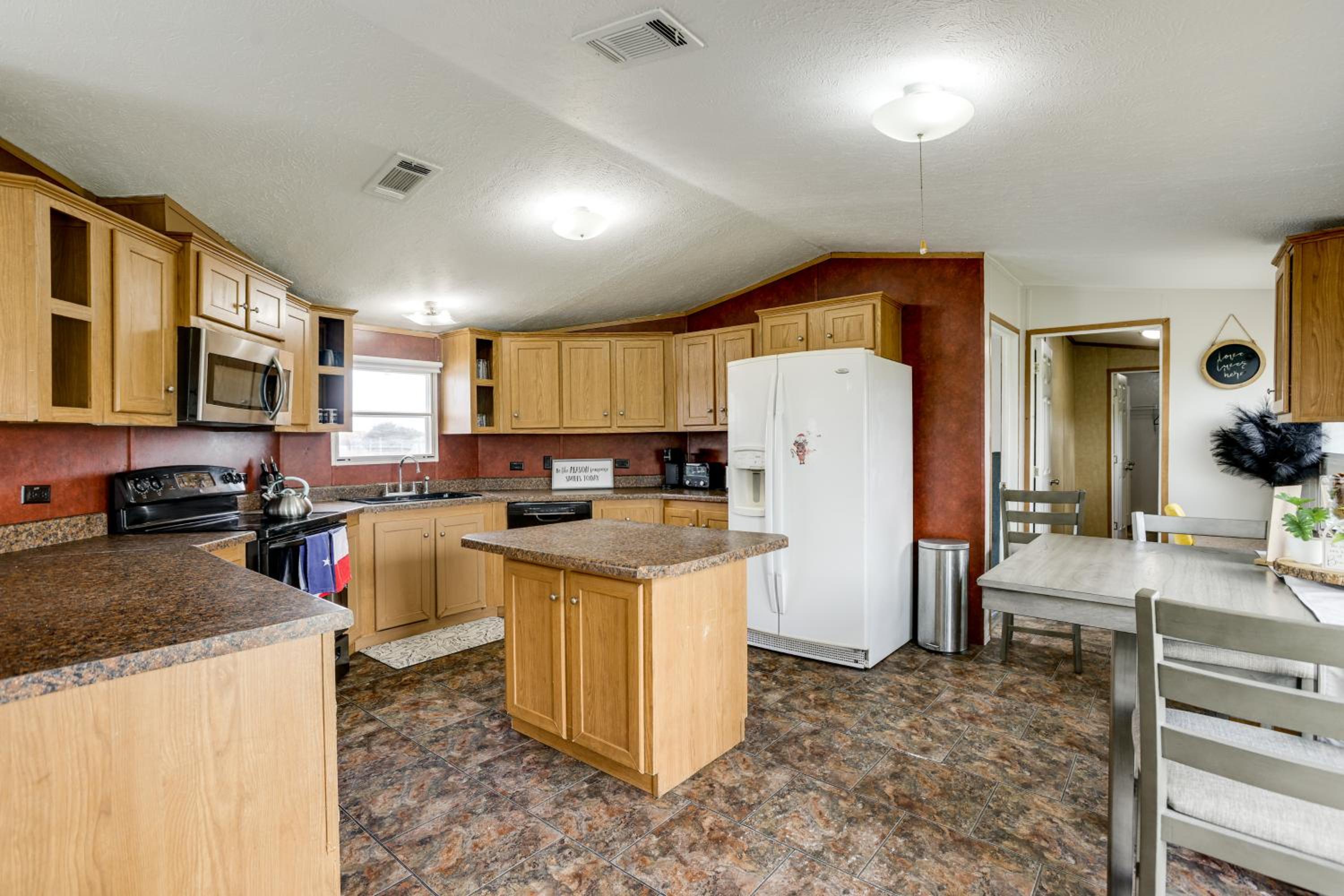 Sports Complex On-Site! Houston Area Family Home