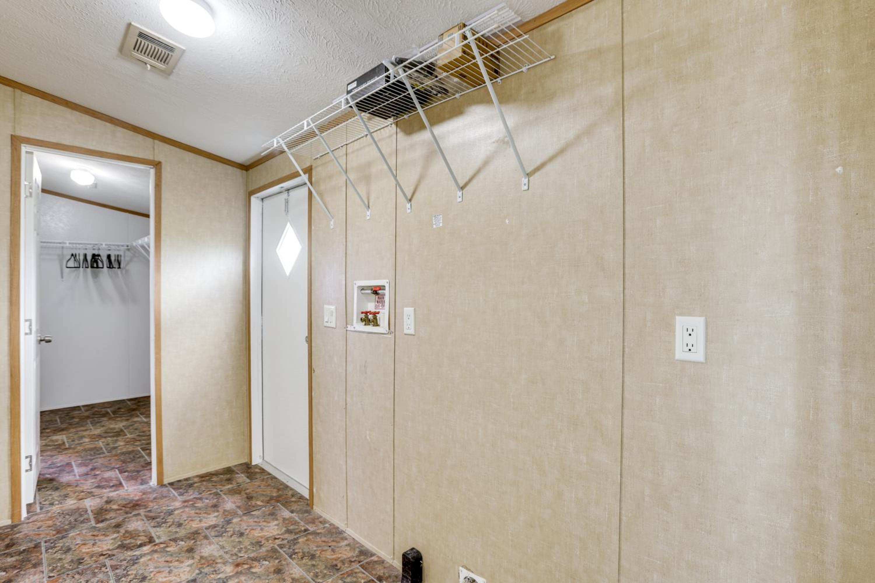 Sports Complex On-Site! Houston Area Family Home