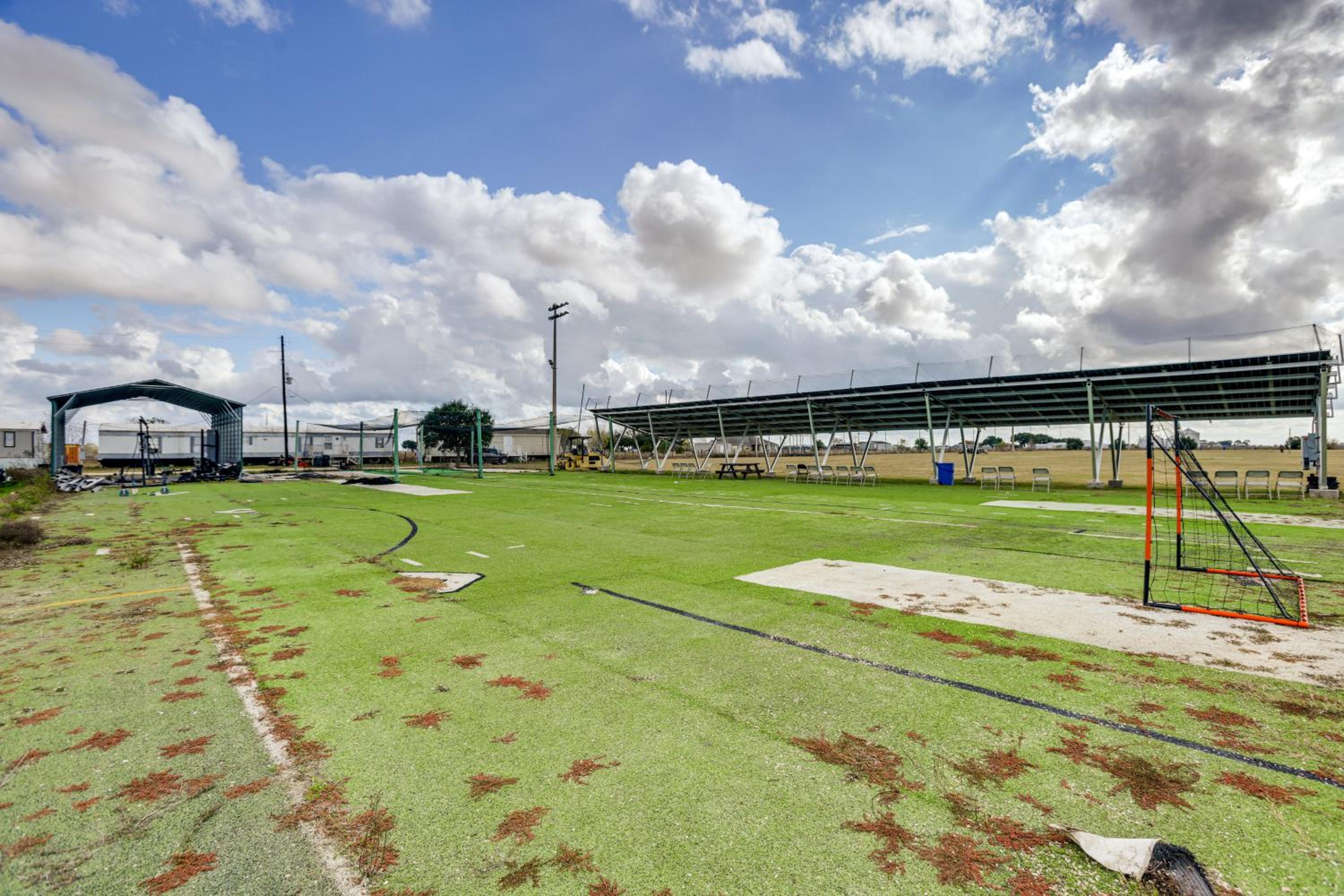 Sports Complex On-Site! Houston Area Family Home