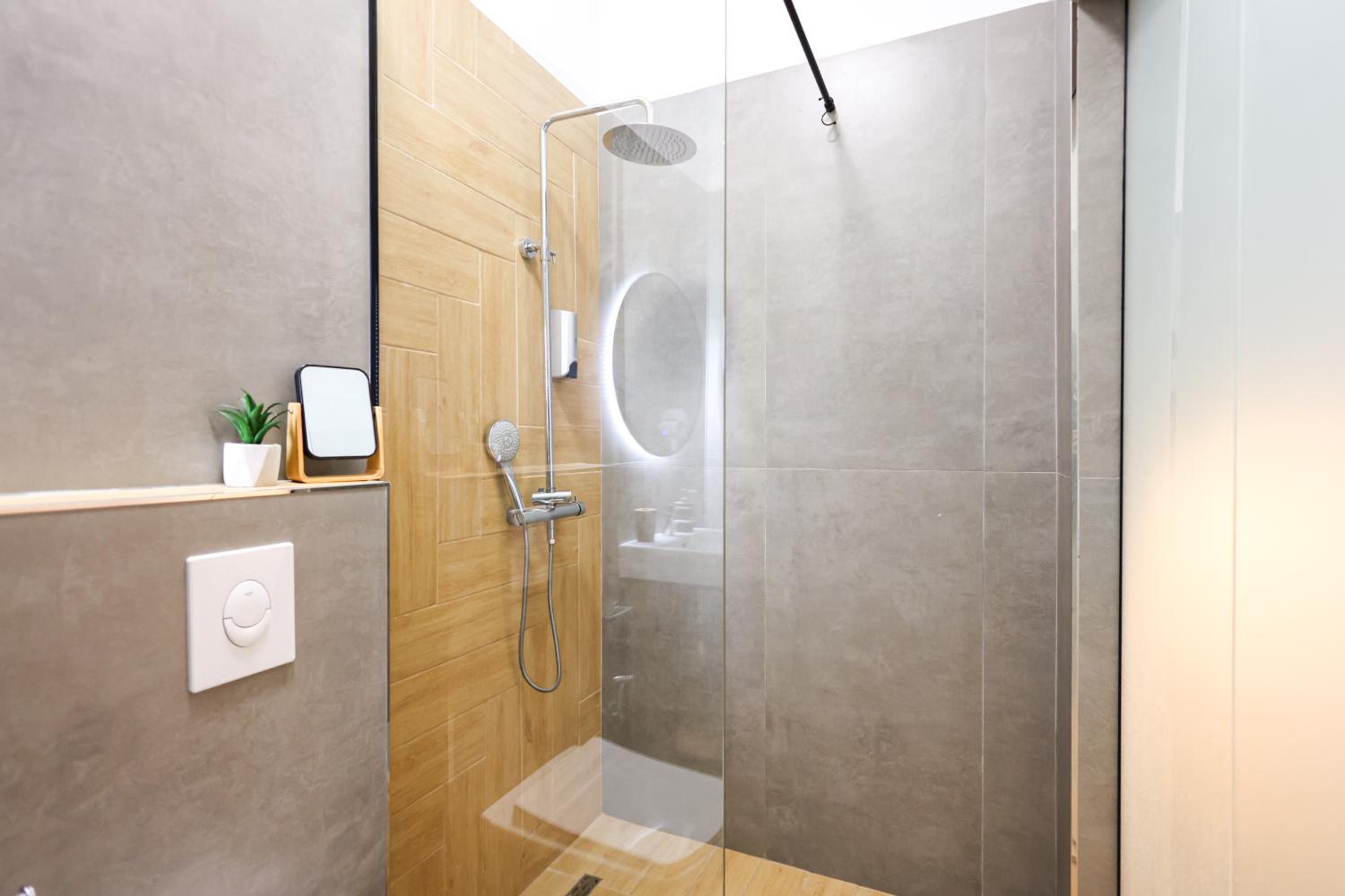 Grandstay Central