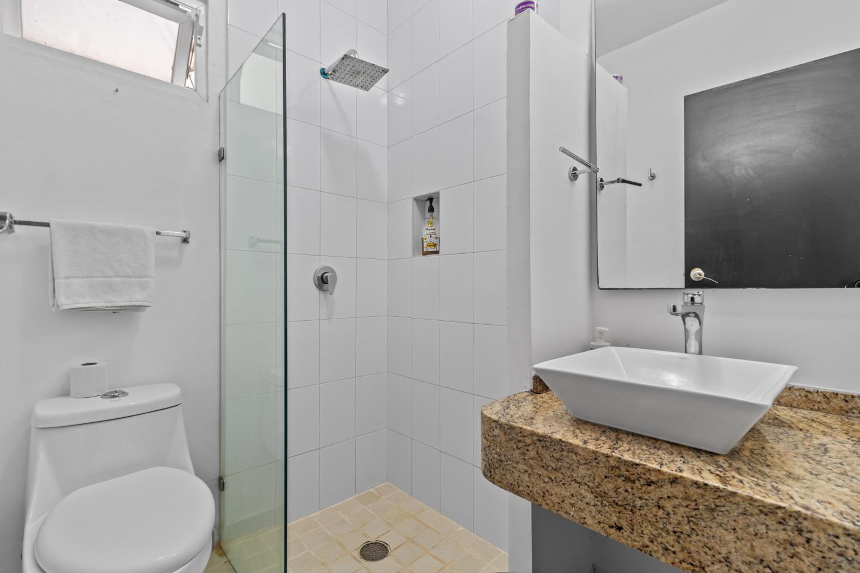 Lisboa Condominium - Modern Stay in Versalles
