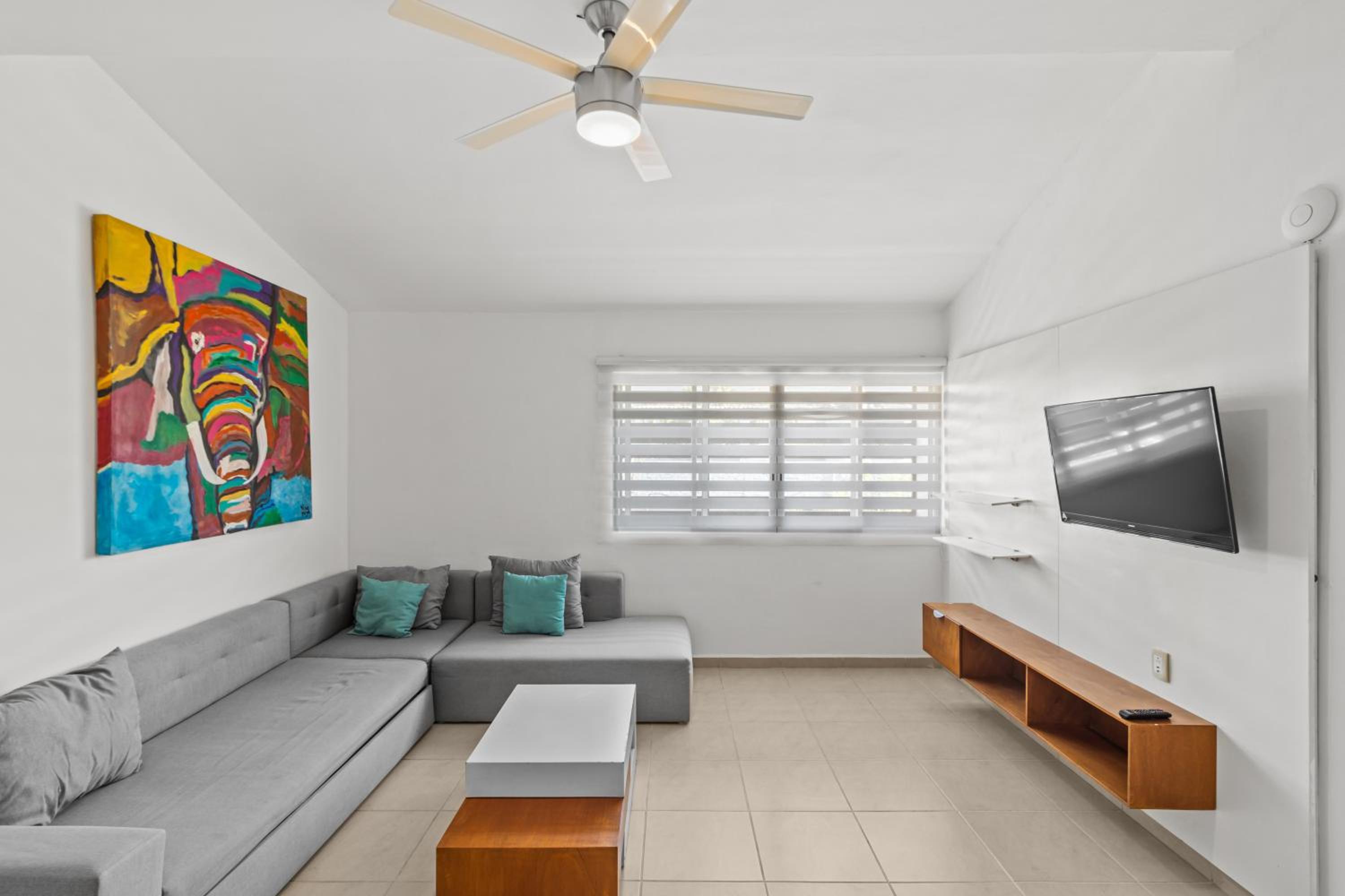 Lisboa Condominium - Modern Stay in Versalles